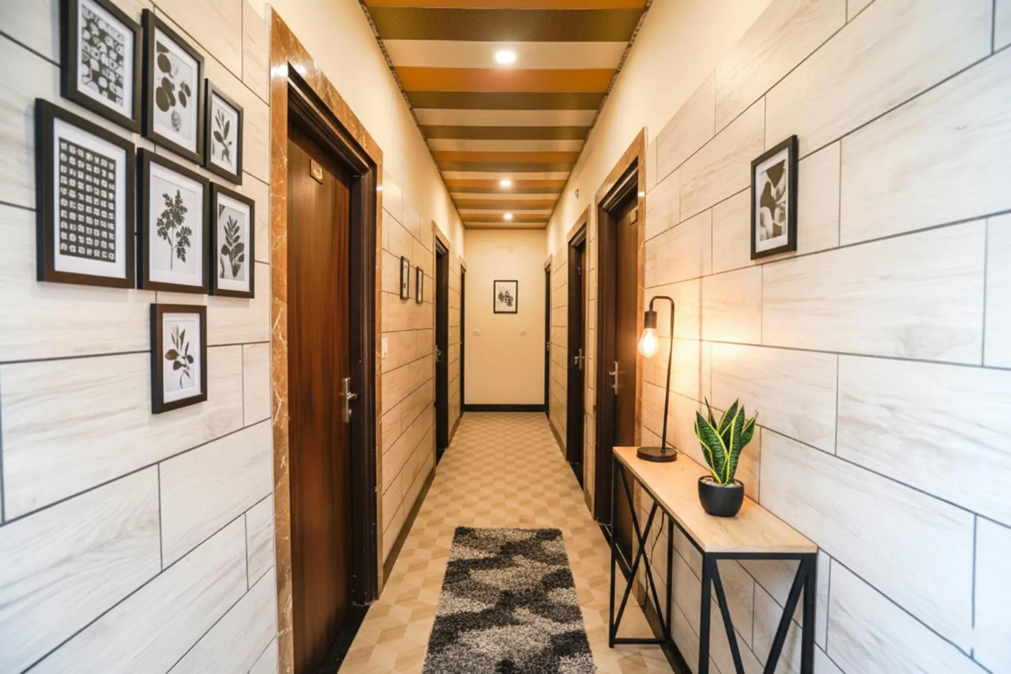 Lobby or reception in FabHotel Krishna Heights