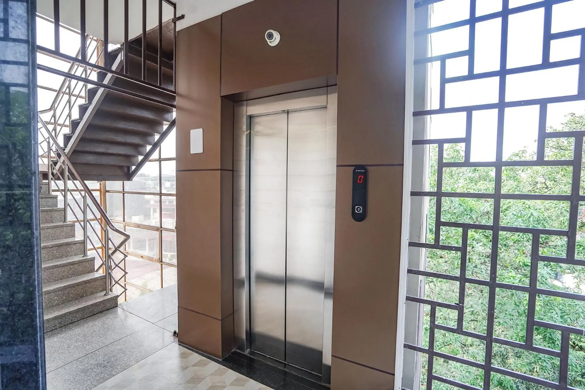 Lobby or reception in FabHotel Krishna Heights