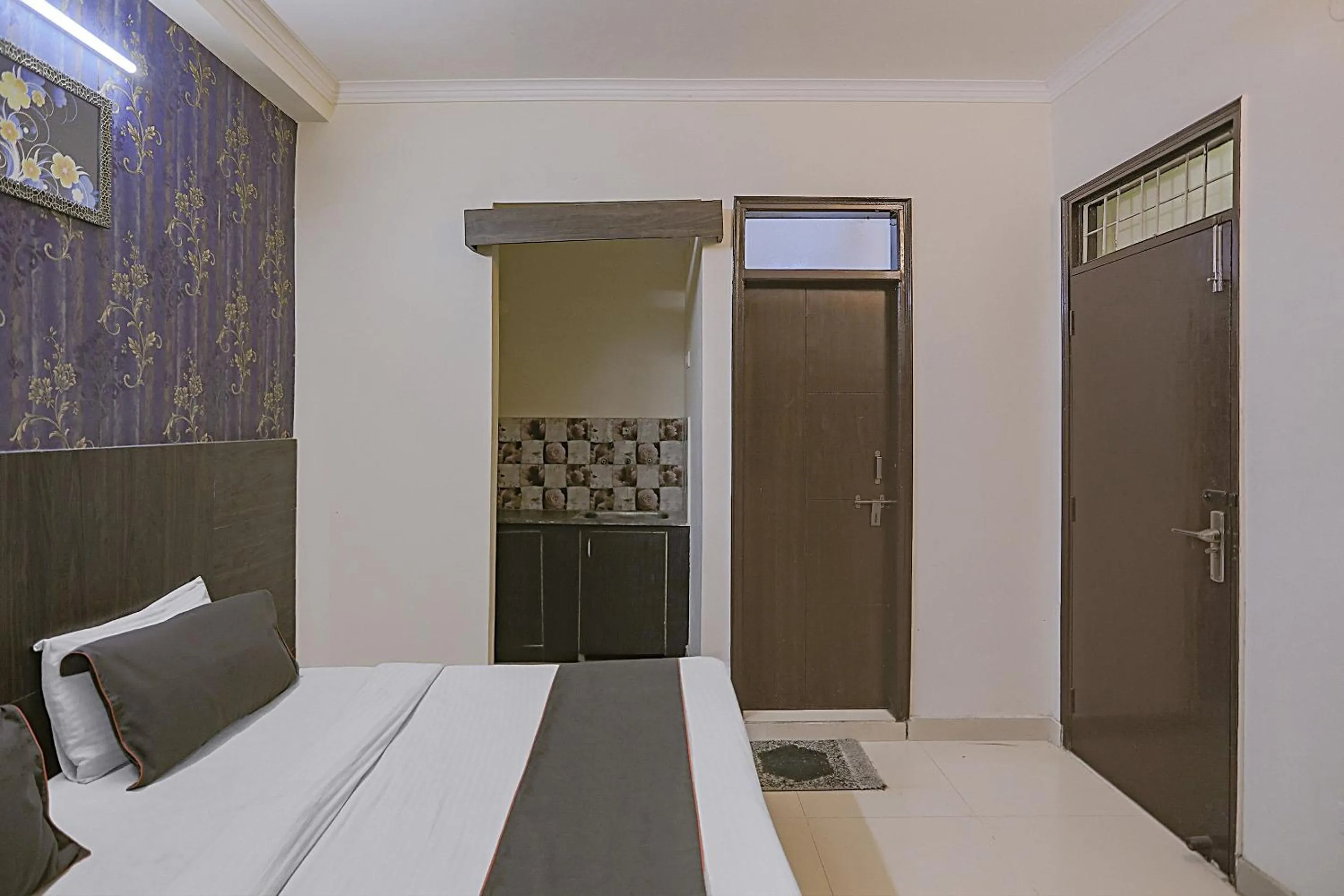 Bedroom, Bed in Hotel O Sun Villa