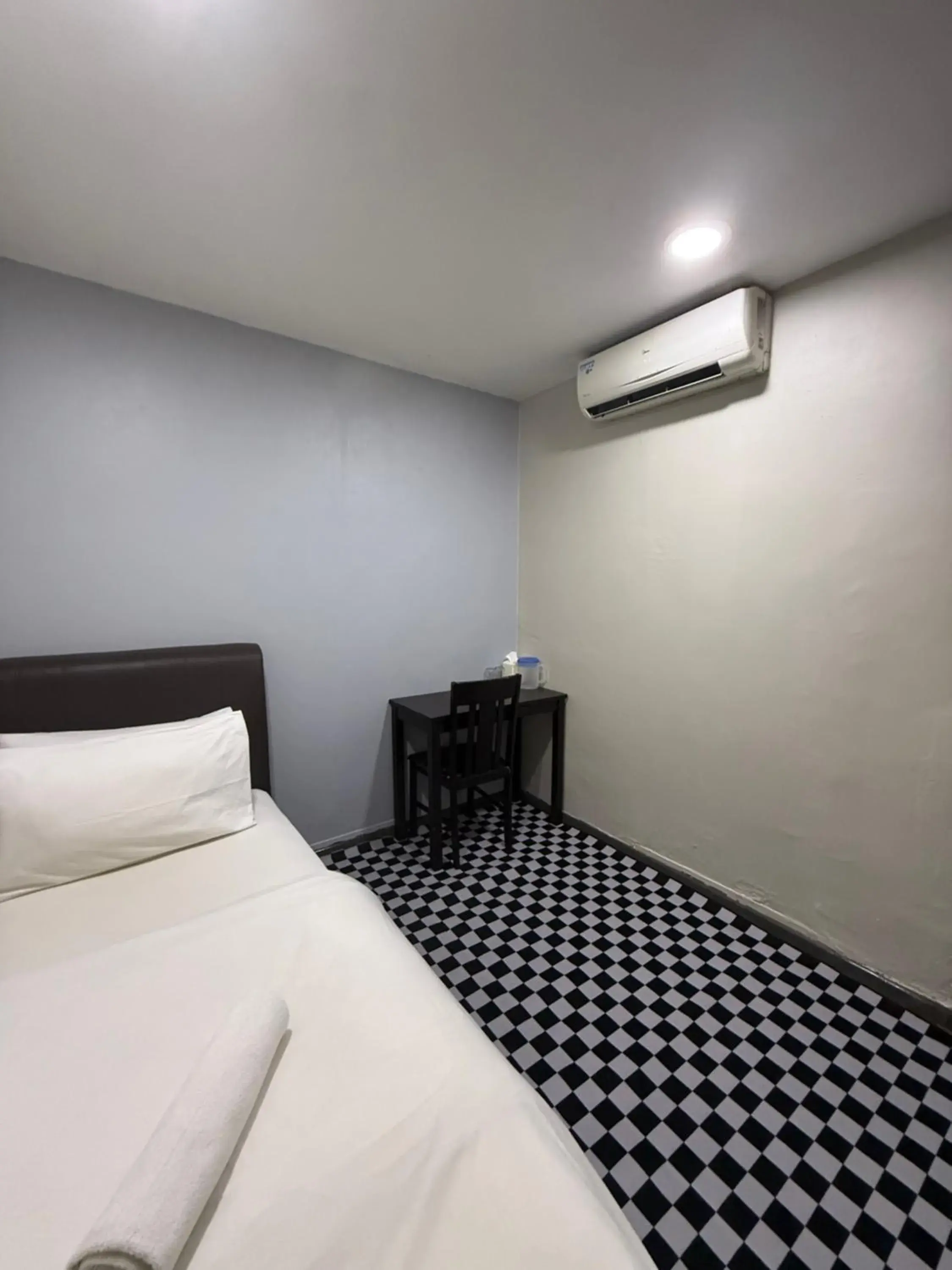 Single Room with Bathroom in 1st Living Subang SS15 Single Room with Bathroom in 1st Living Subang SS15