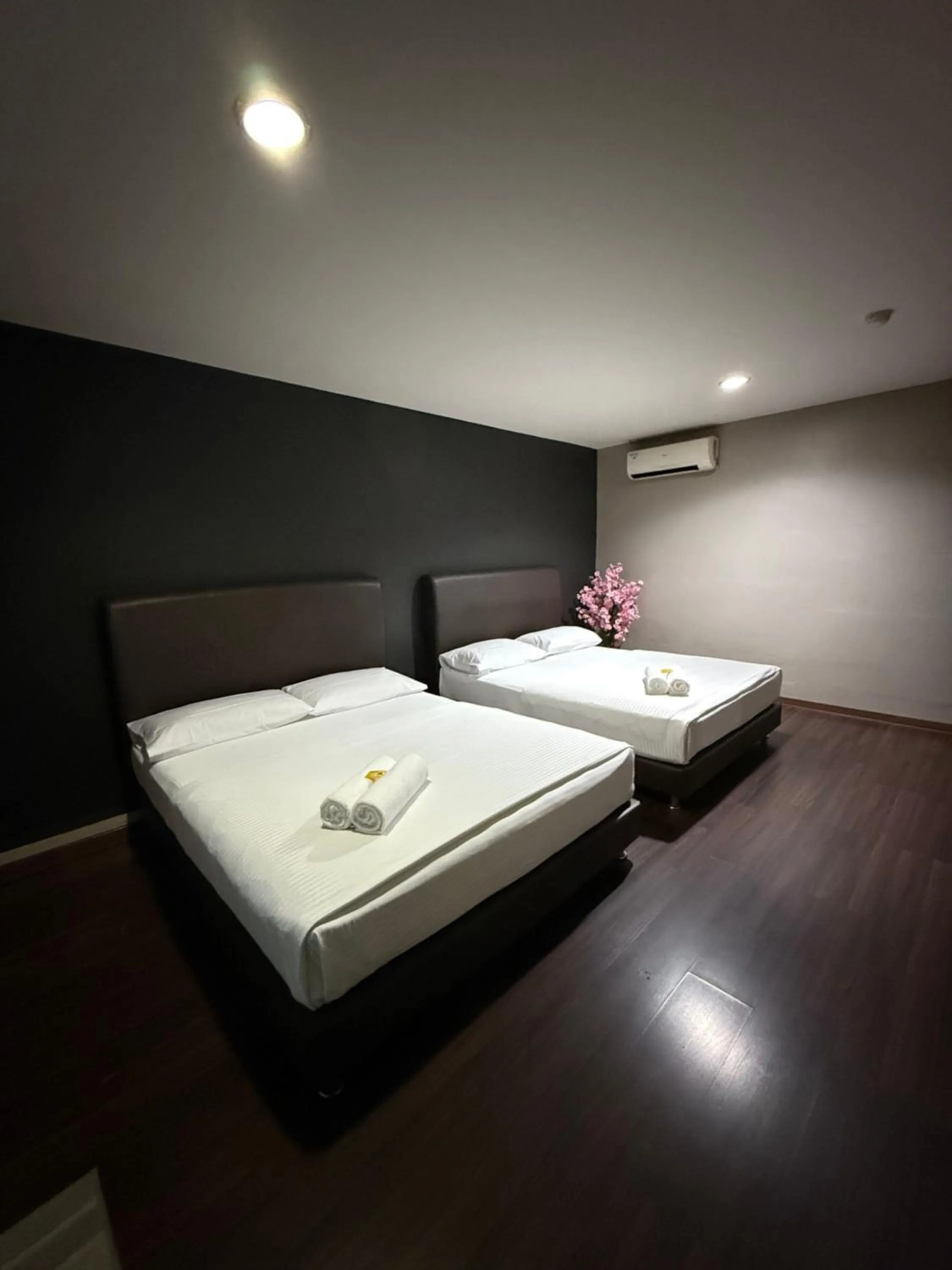 Bed in 1st Living Subang SS15