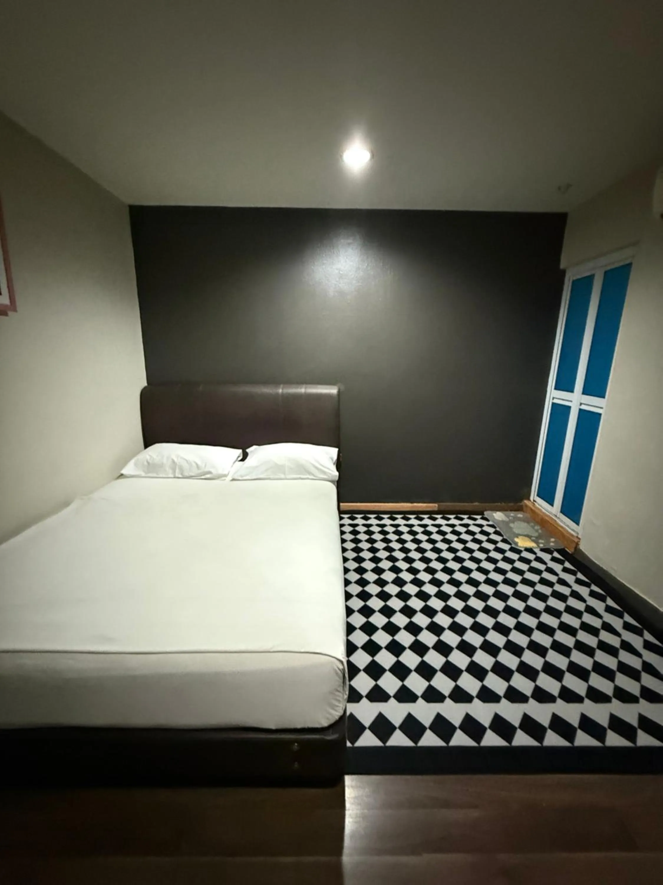 Bed in 1st Living Subang SS15