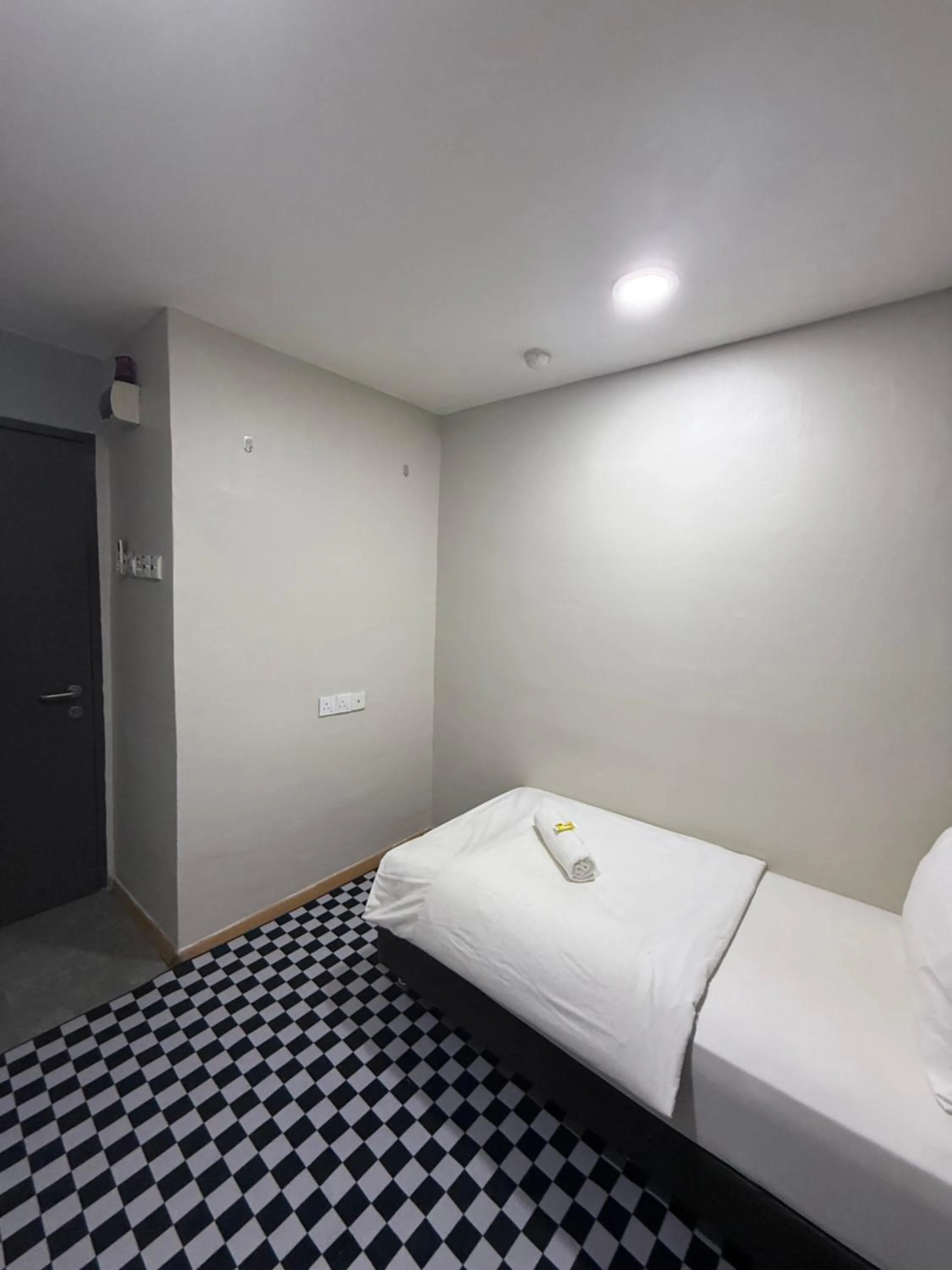 Bed in 1st Living Subang SS15