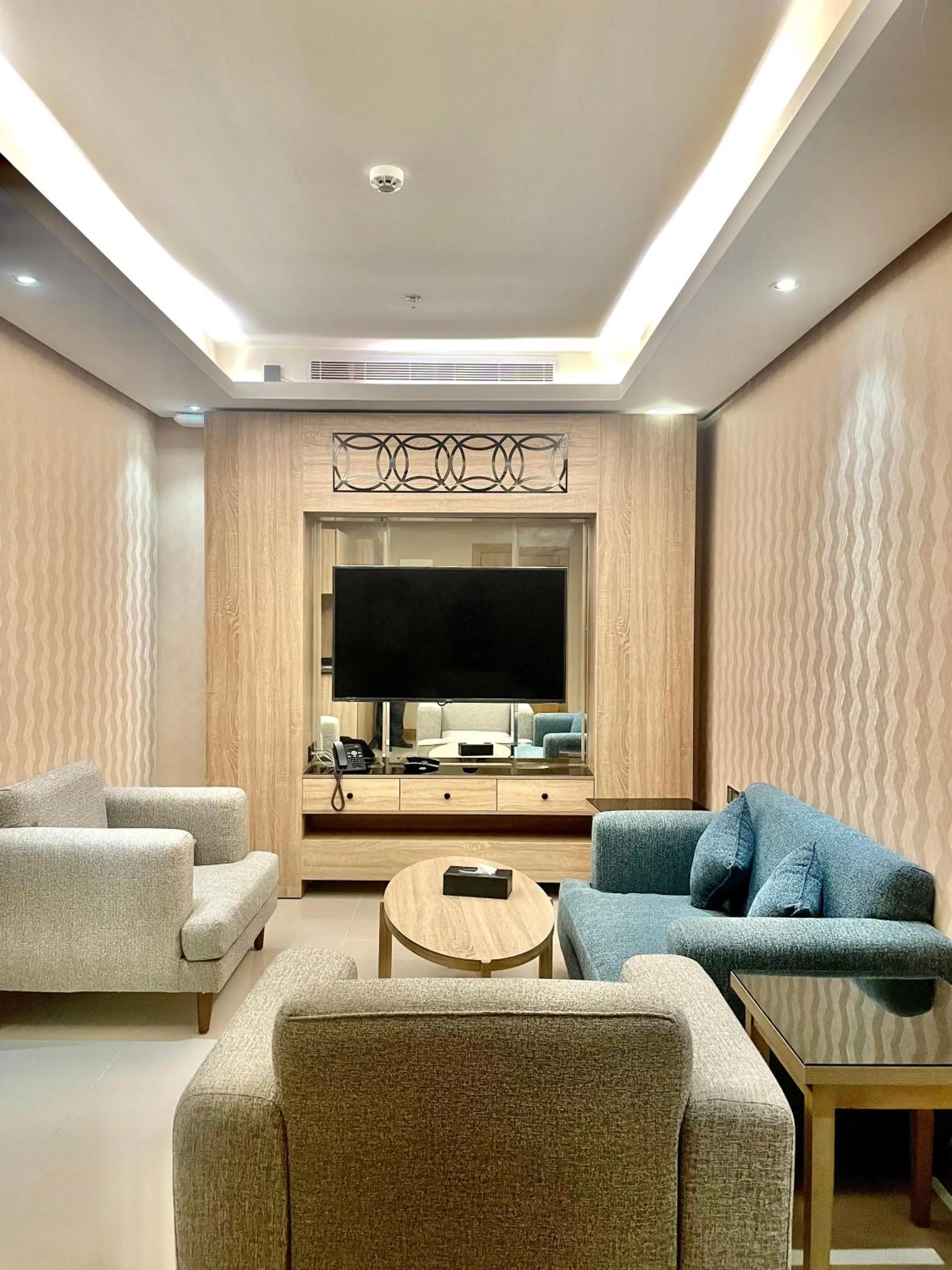 Living room in Mirnian Hotel