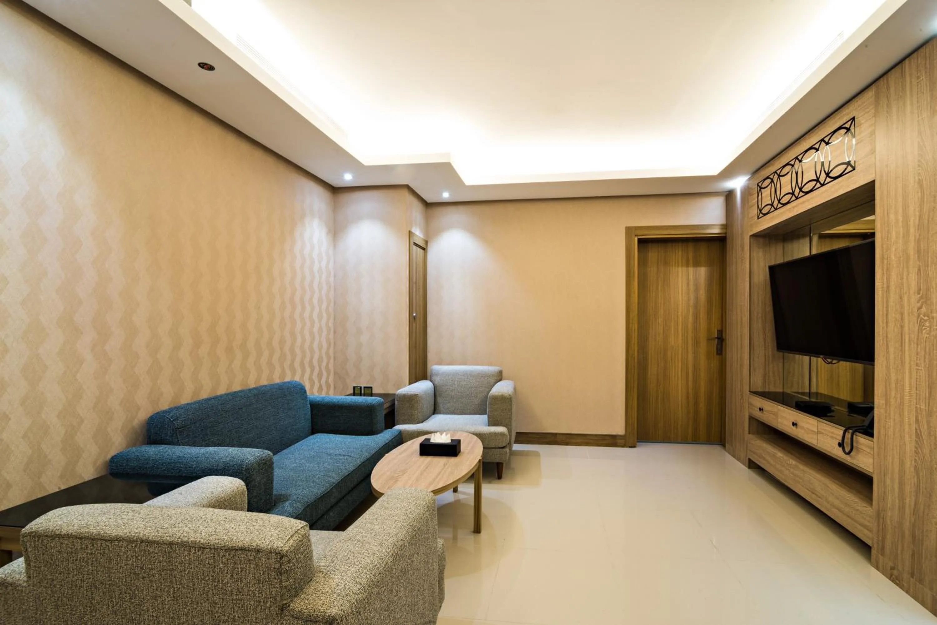 Living room in Mirnian Hotel