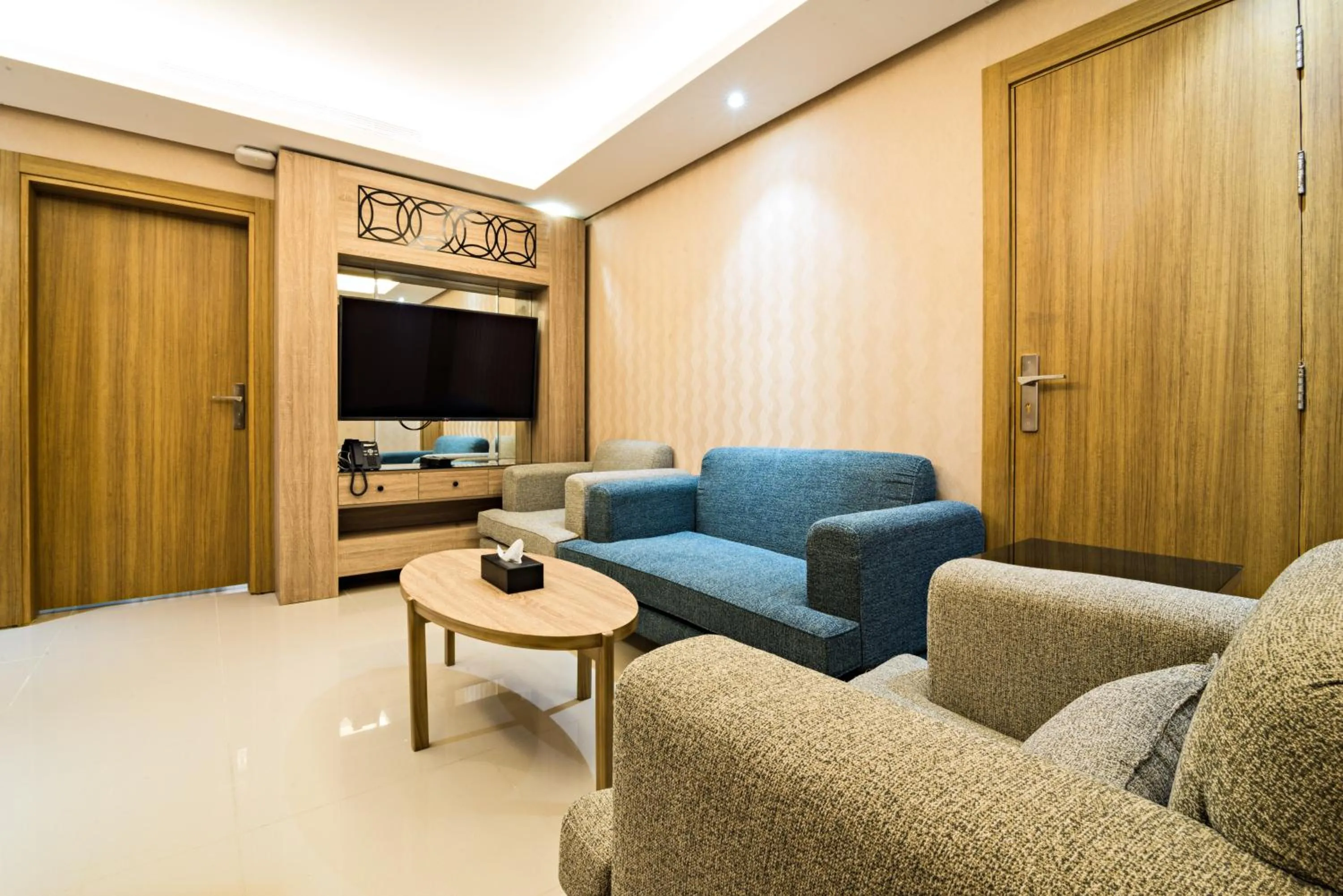 Living room in Mirnian Hotel