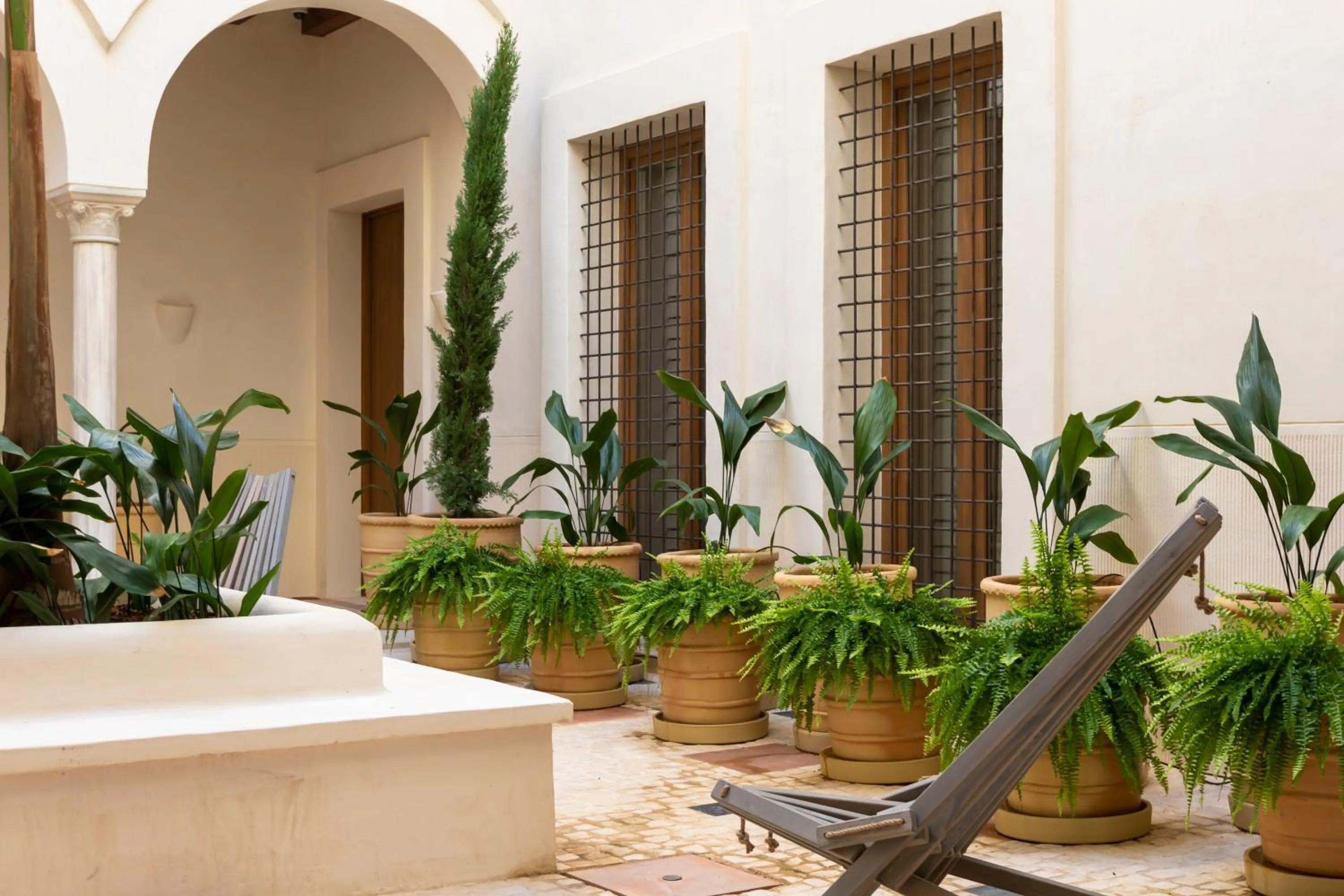 Property building in Casa del Rey Sabio