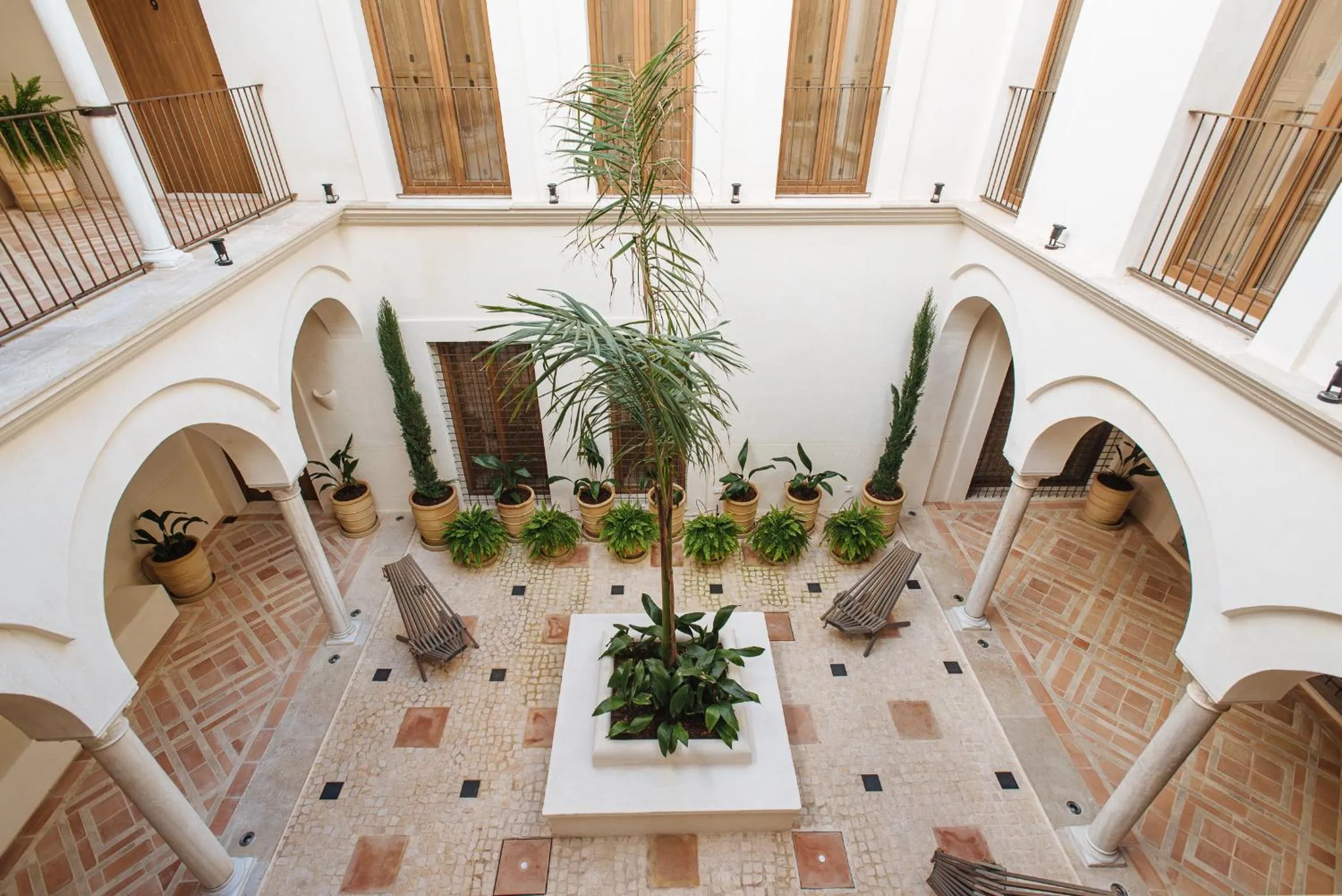 Property building in Casa del Rey Sabio