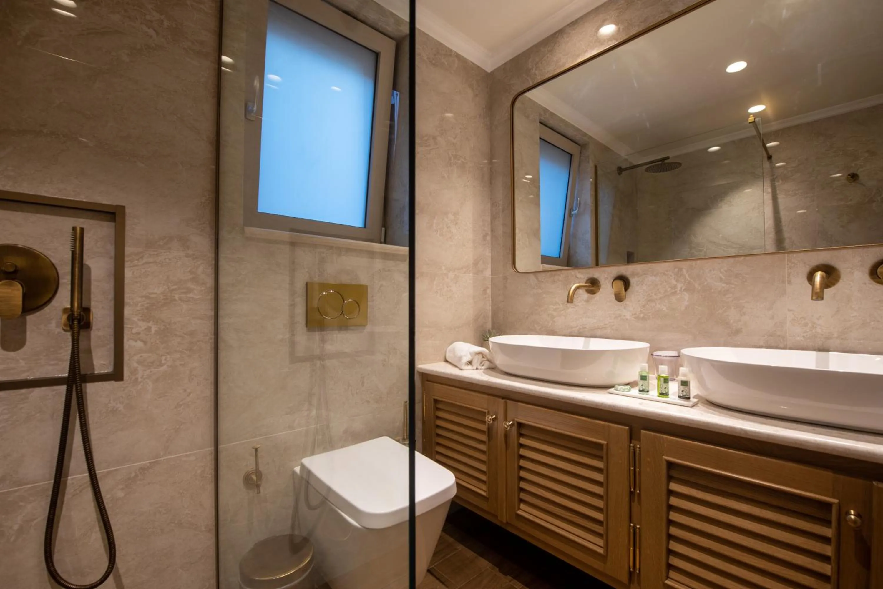 Shower in Capolavoro Suites