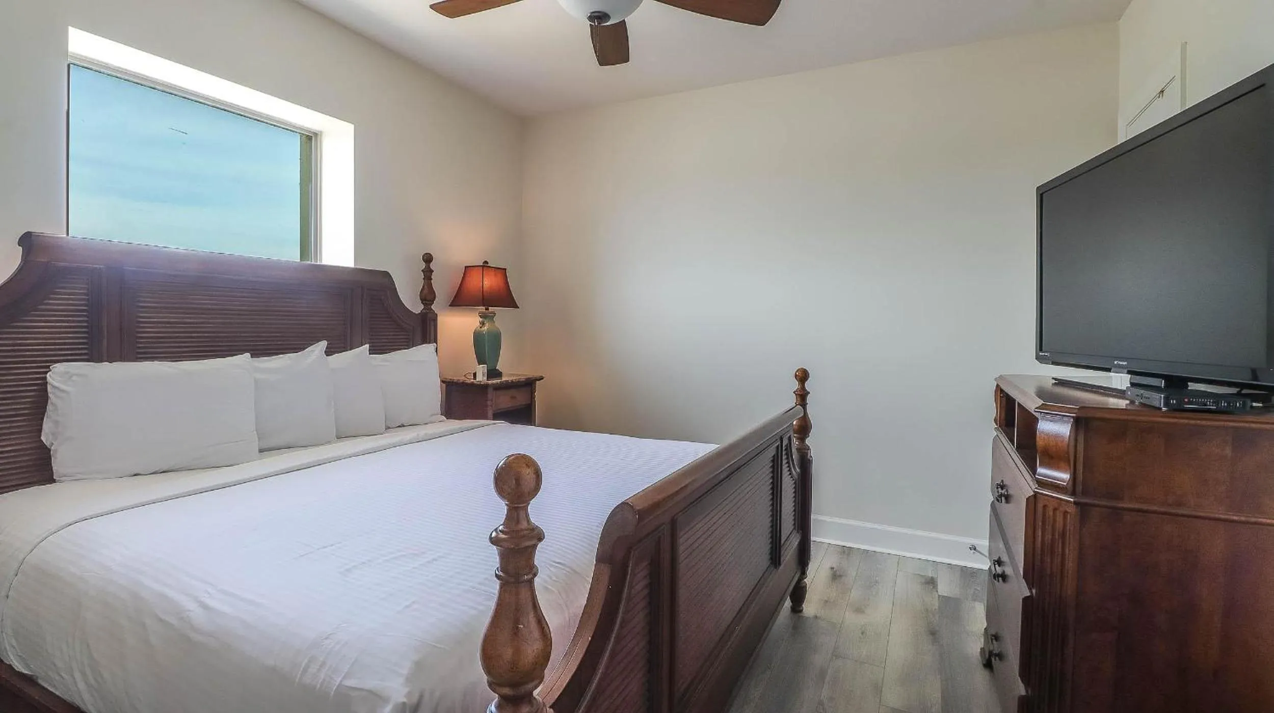 Bed in Sea Breeze 601