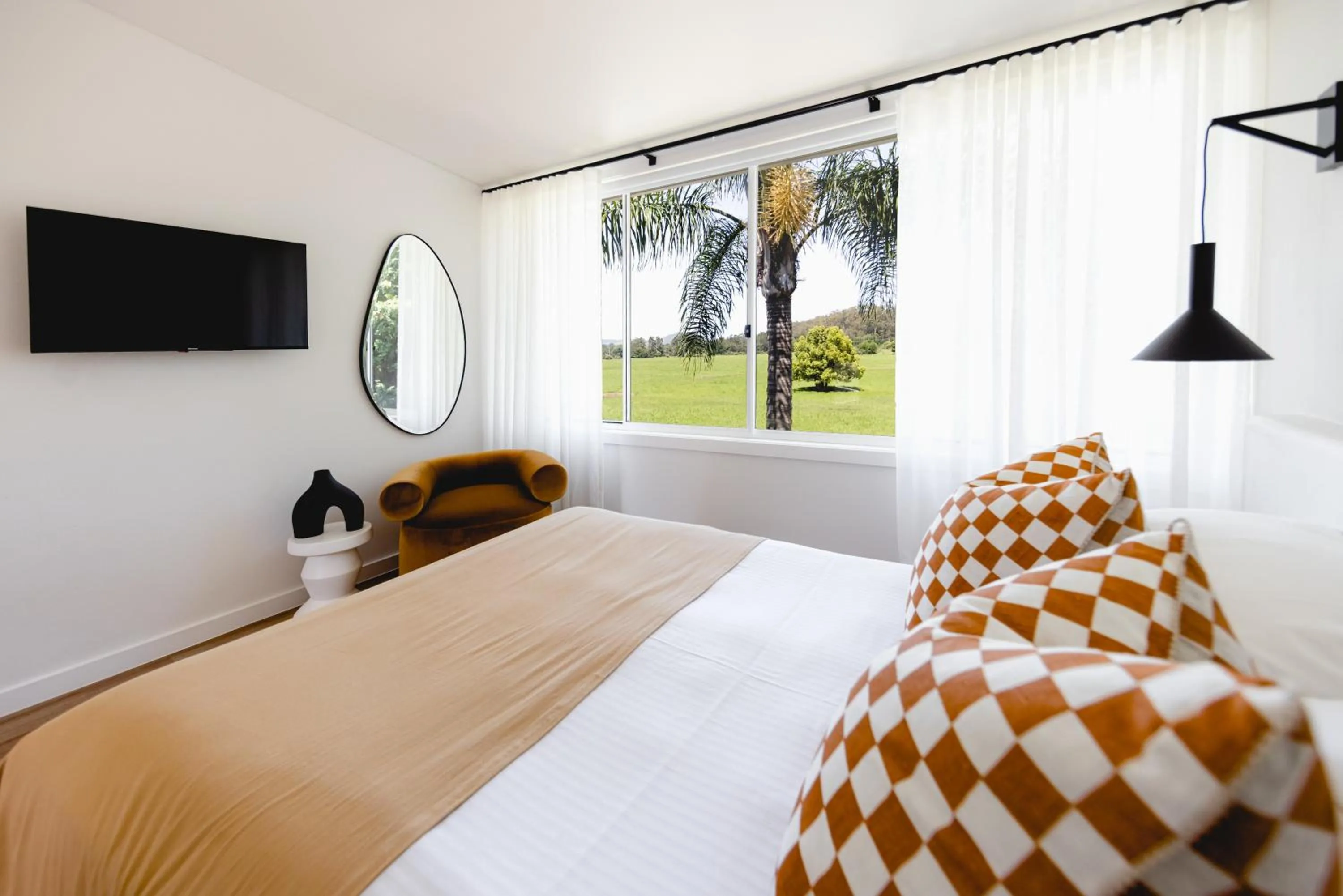 View (from property/room), Bed in THE BERRY VIEW