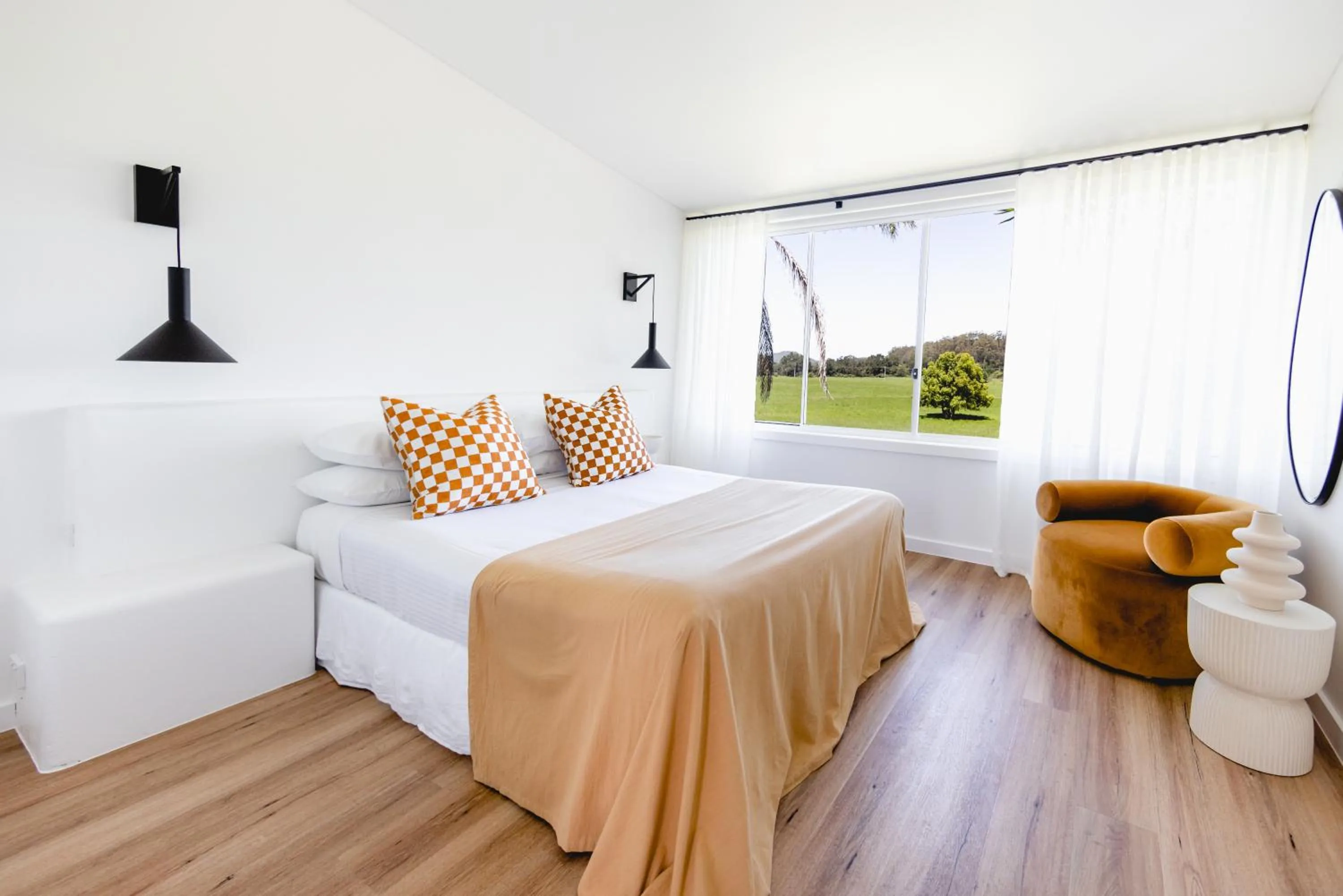 Photo of the whole room, Bed in THE BERRY VIEW