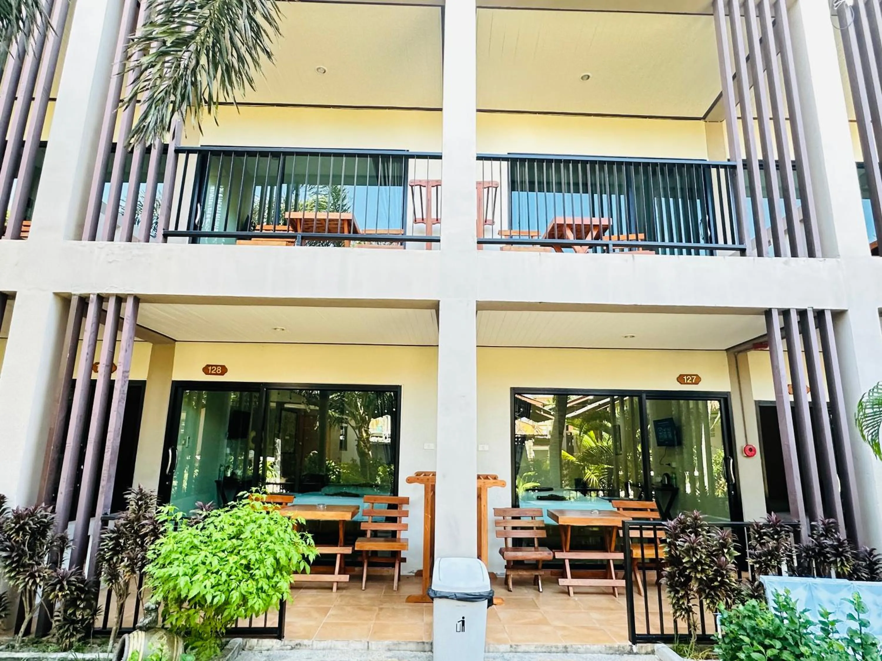 Property building in Family House Resort, Haad Rin