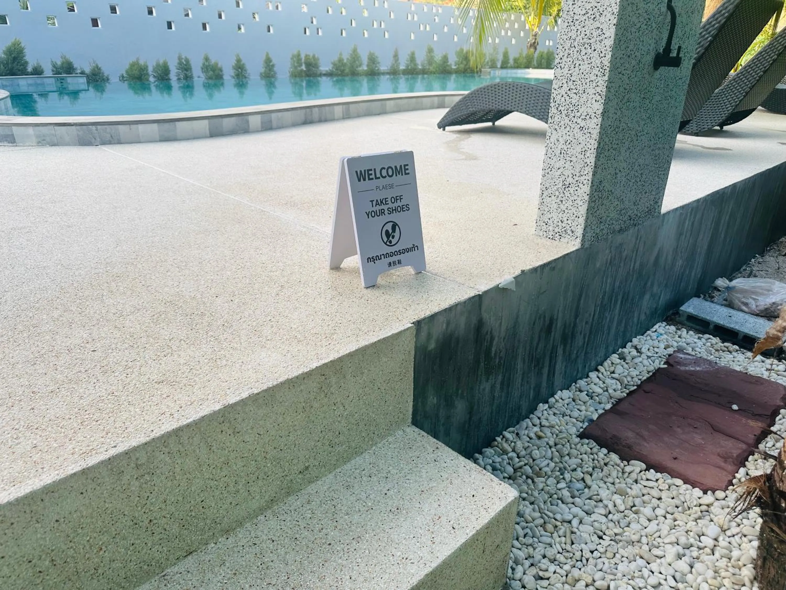 Swimming pool in Family House Resort, Haad Rin