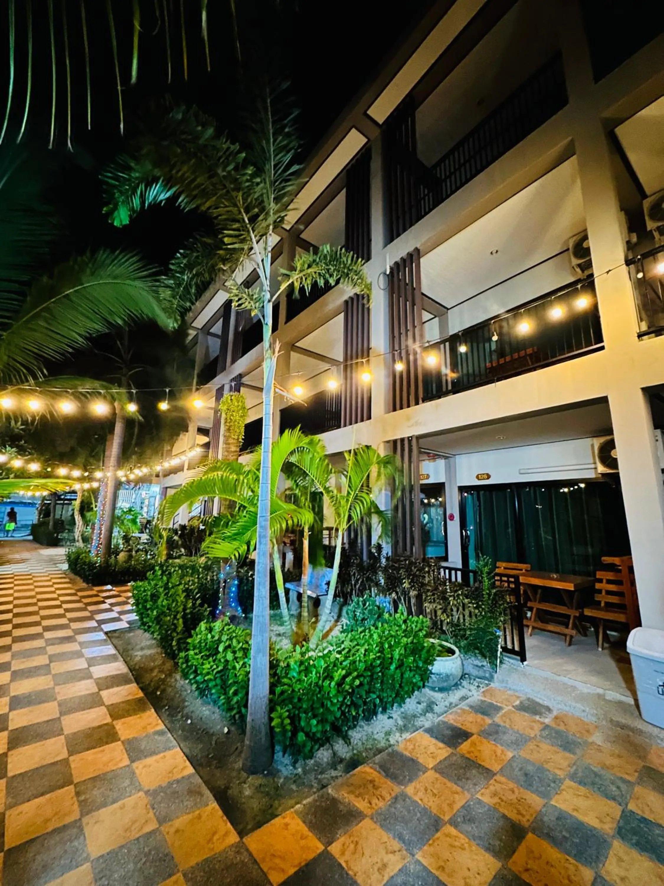 Property building in Family House Resort, Haad Rin