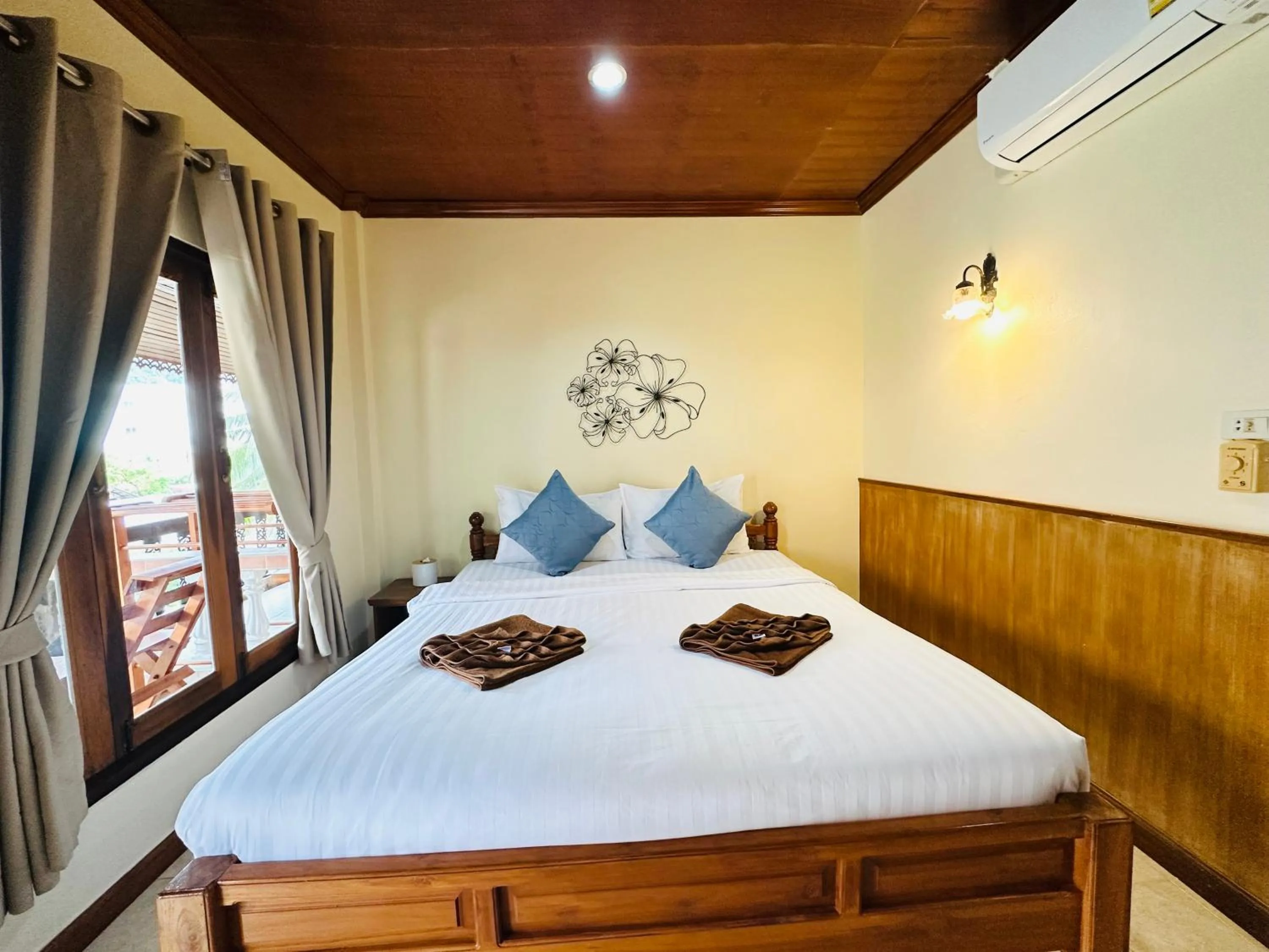Bedroom, Bed in Family House Resort, Haad Rin