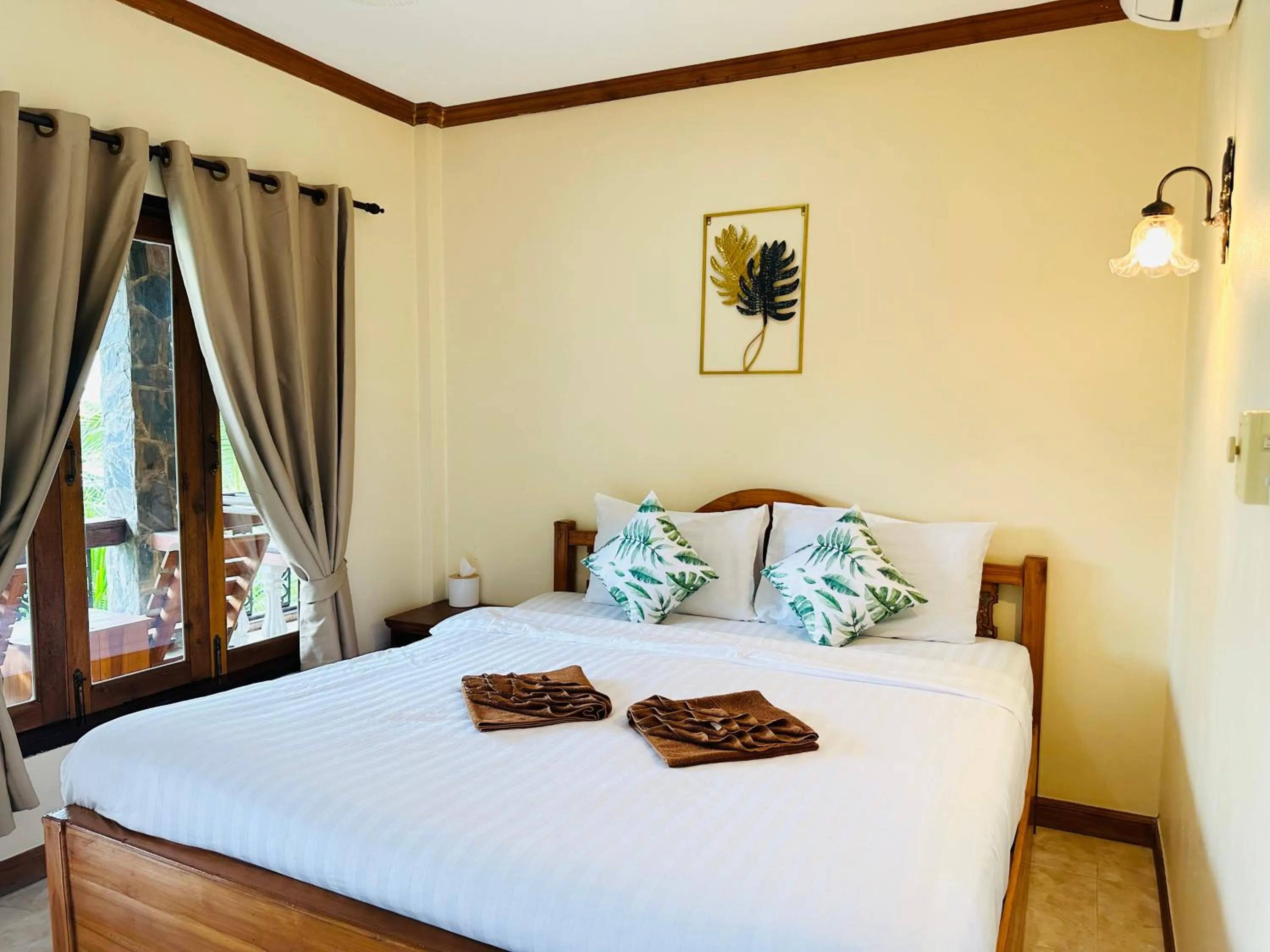 Bedroom, Bed in Family House Resort, Haad Rin