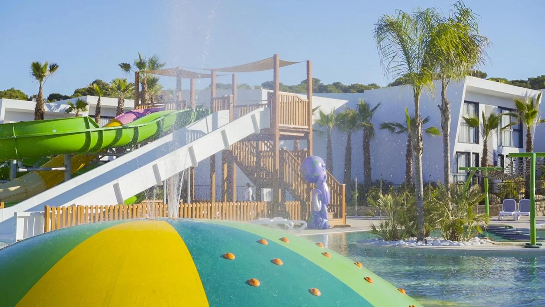 Aqua park in Alannia Salou
