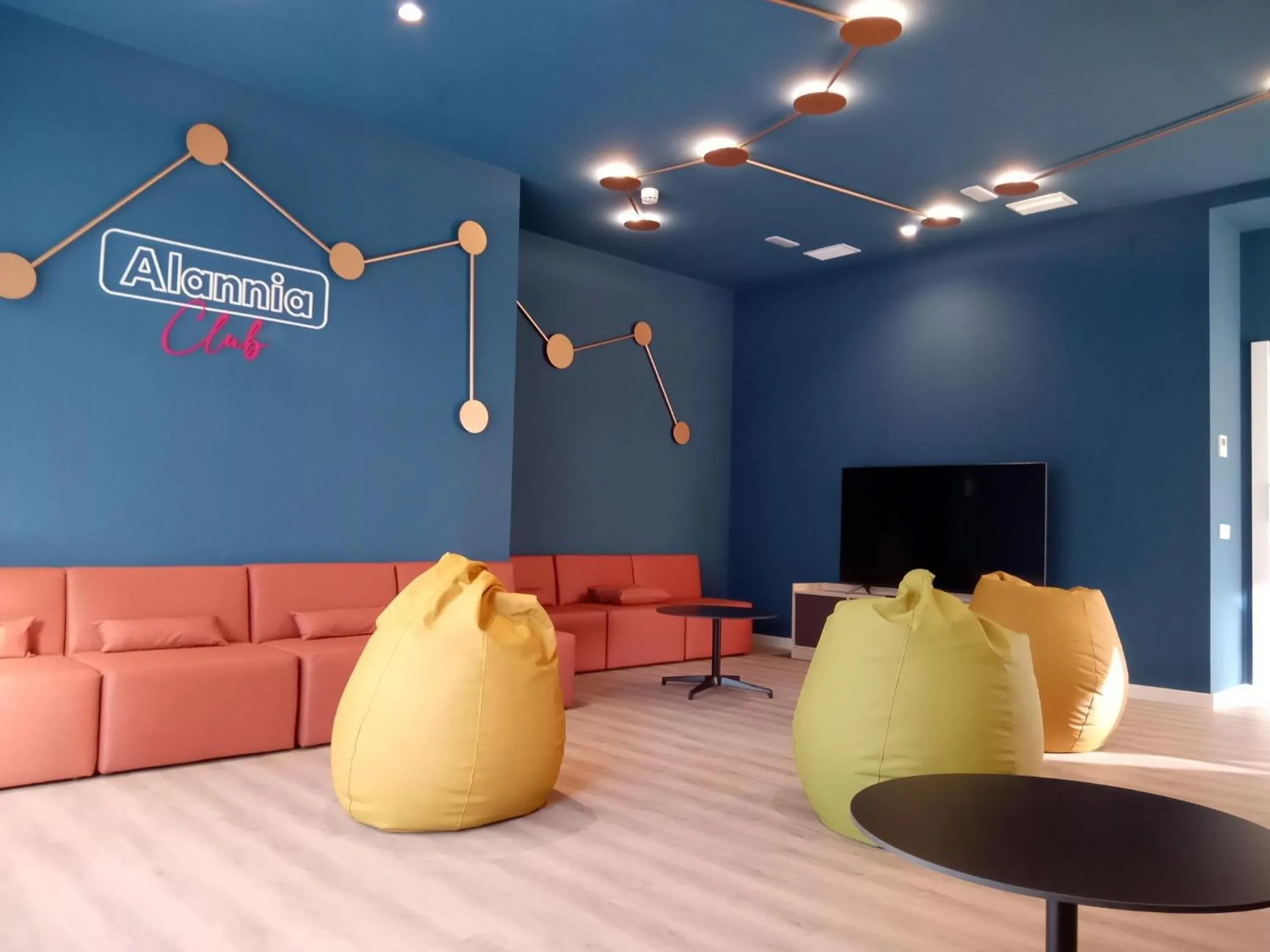 TV and multimedia in Alannia Salou