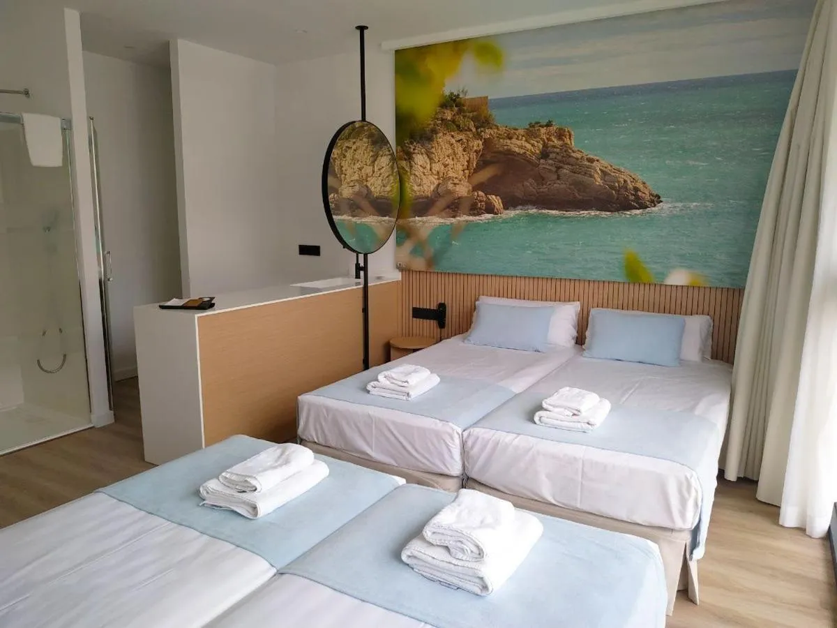 Balcony/Terrace, Bed in Alannia Salou