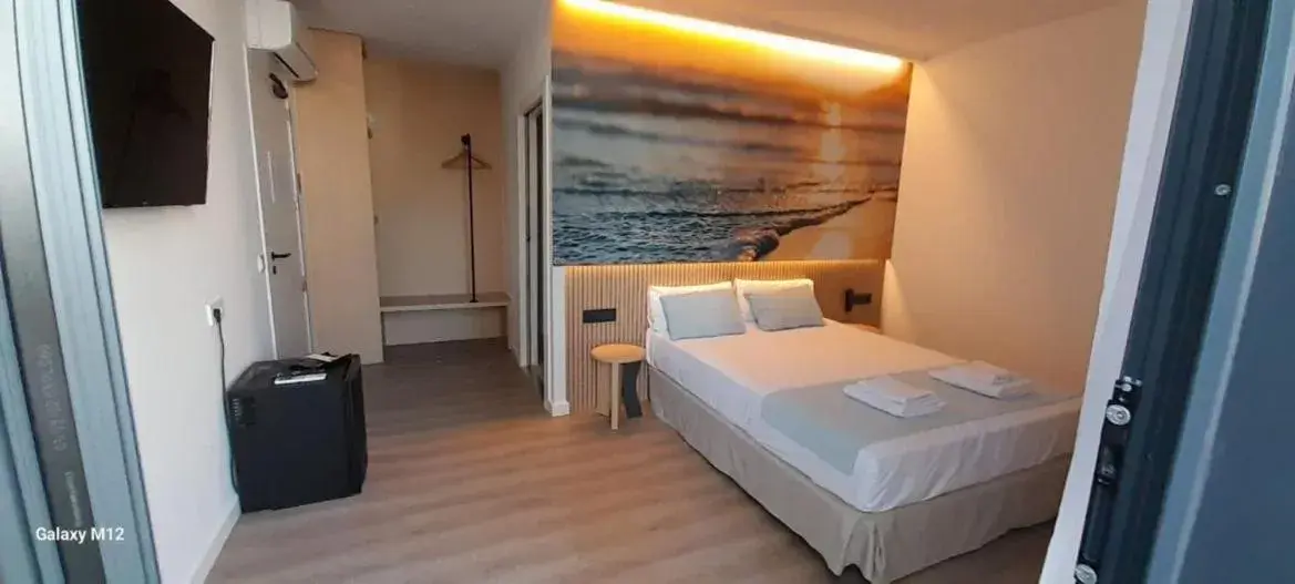 Bed in Alannia Salou Bed in Alannia Salou