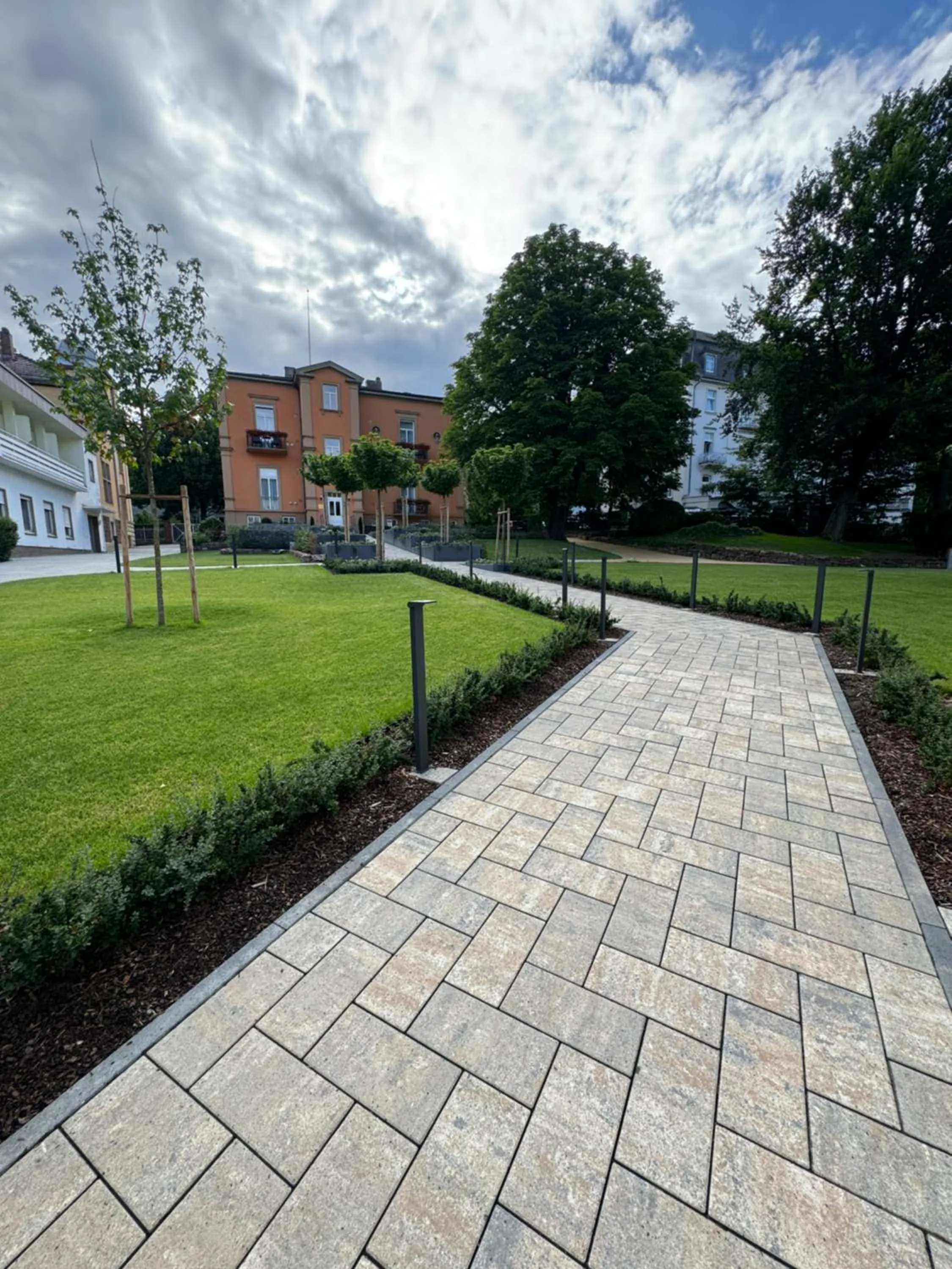 Property building in Kaiserhof Victoria