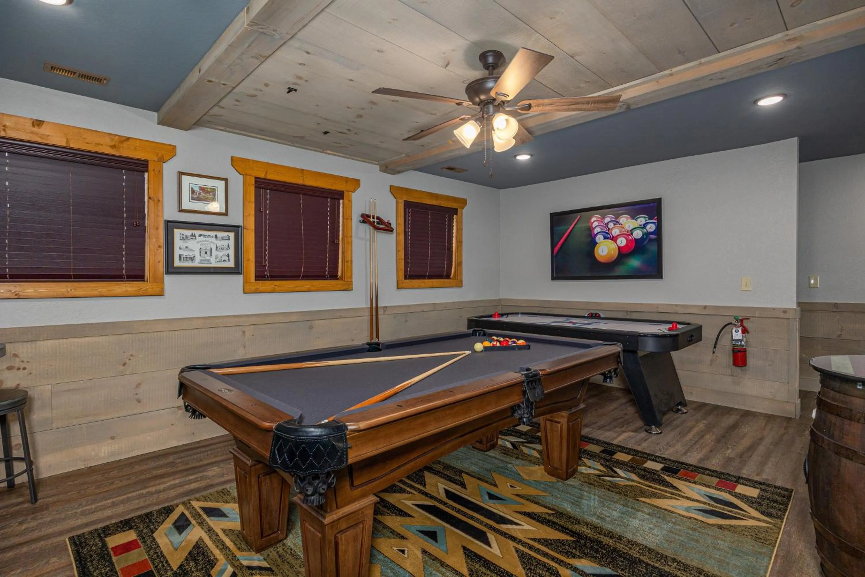 Mountain Sunrise Pool Cottage chalet