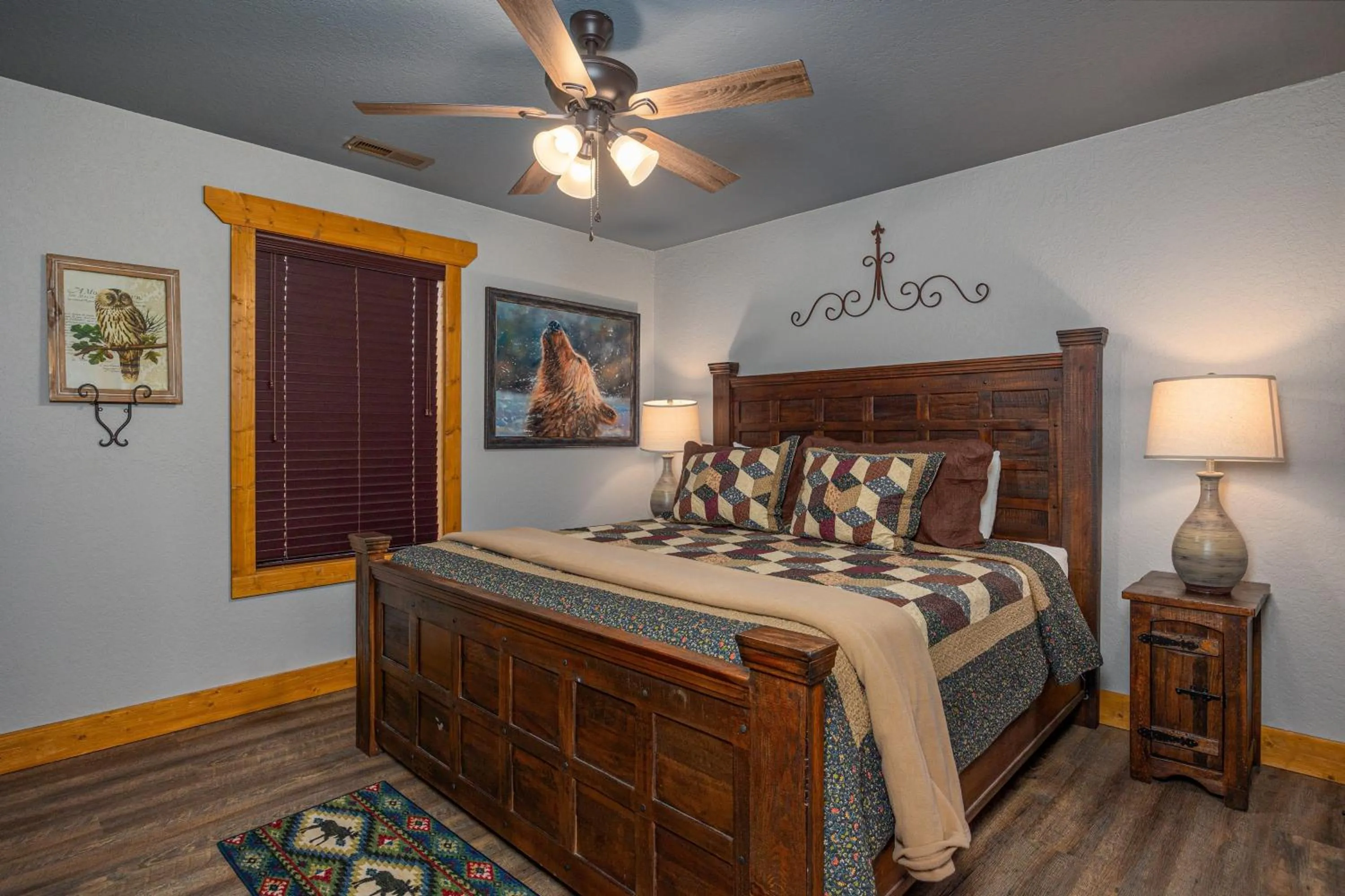 Bed in Mountain Sunrise Pool Cottage chalet