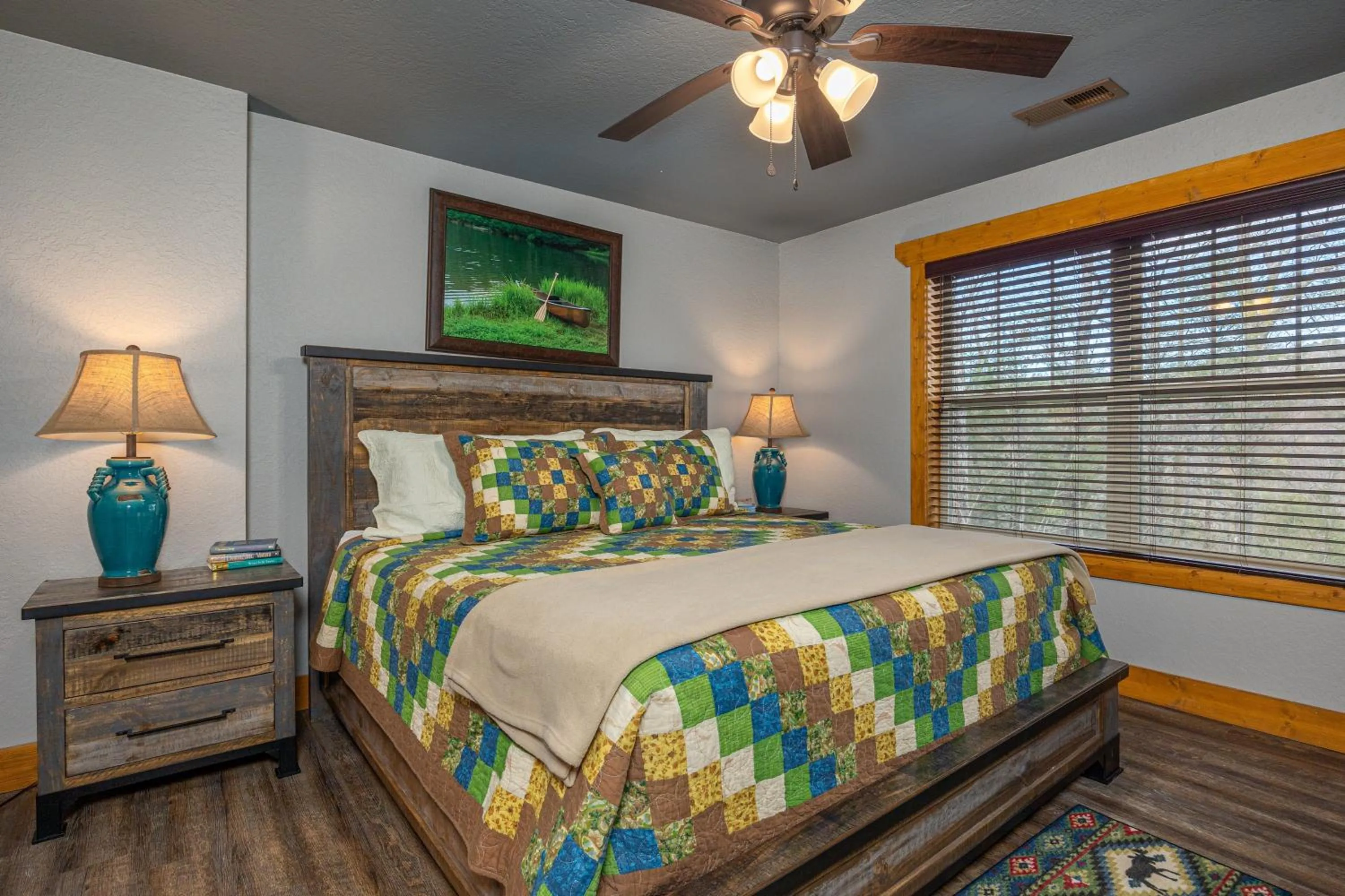 Bed in Mountain Sunrise Pool Cottage chalet