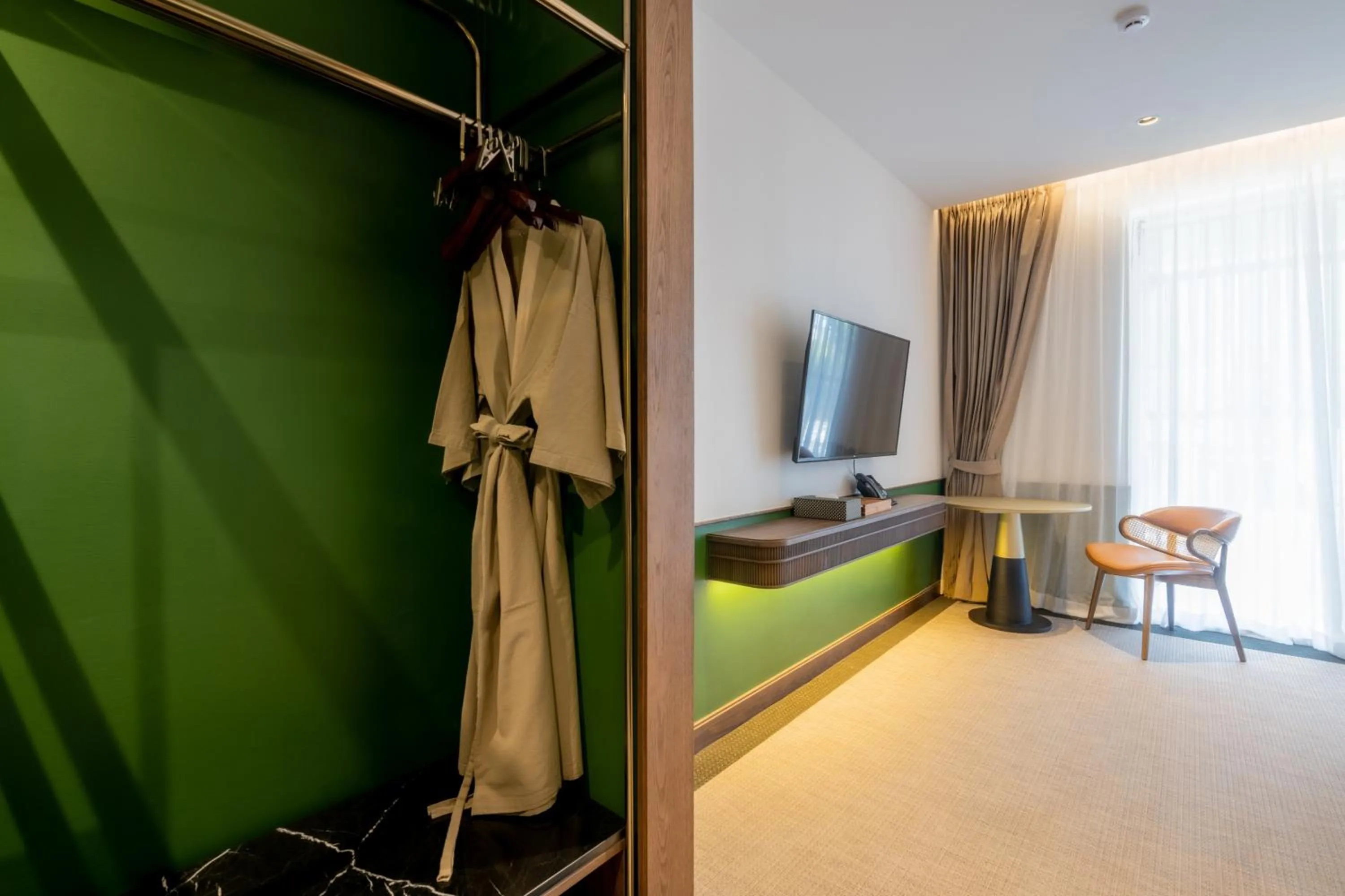 Seating area, Bed in Hotel MOCO