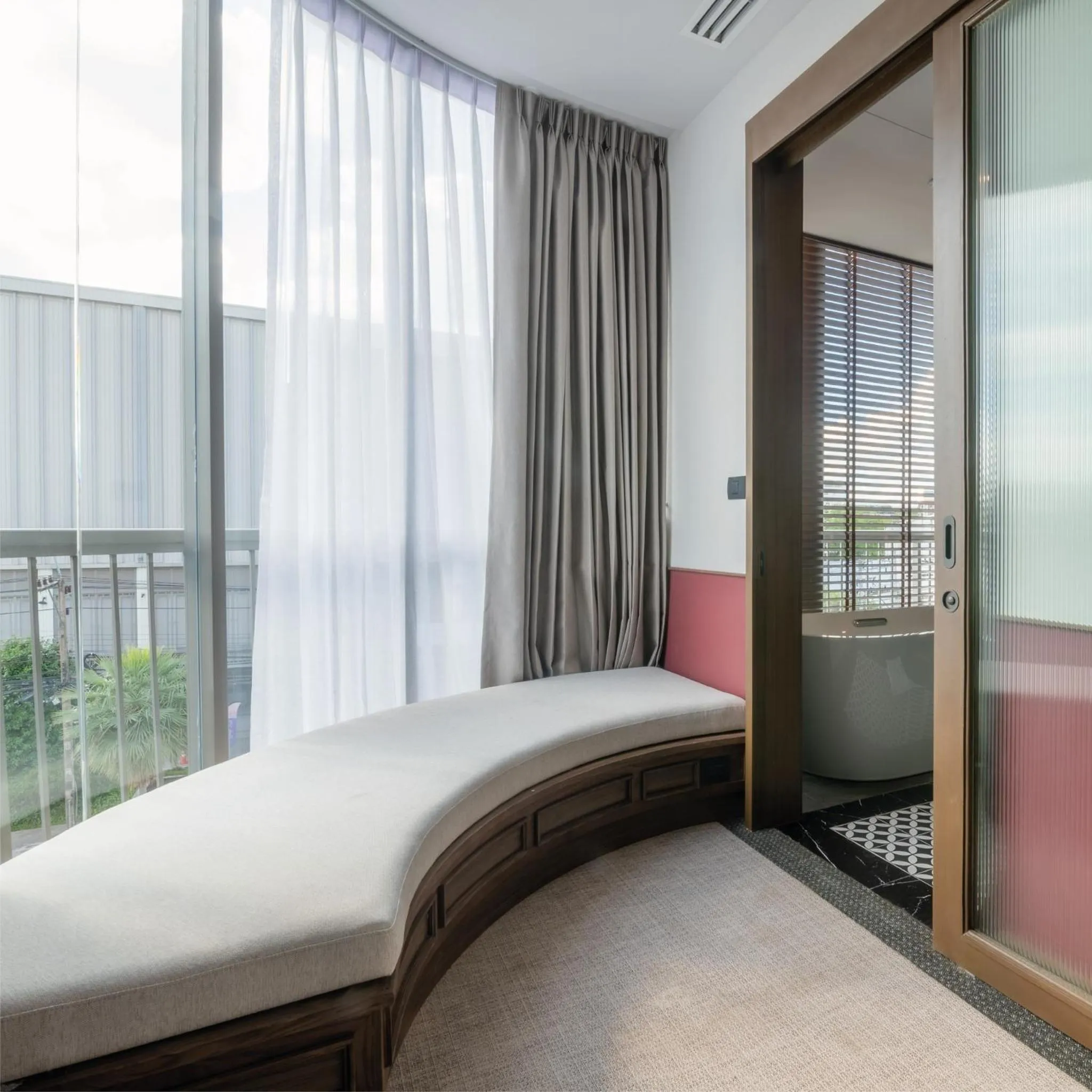 Bathroom, Bed in Hotel MOCO