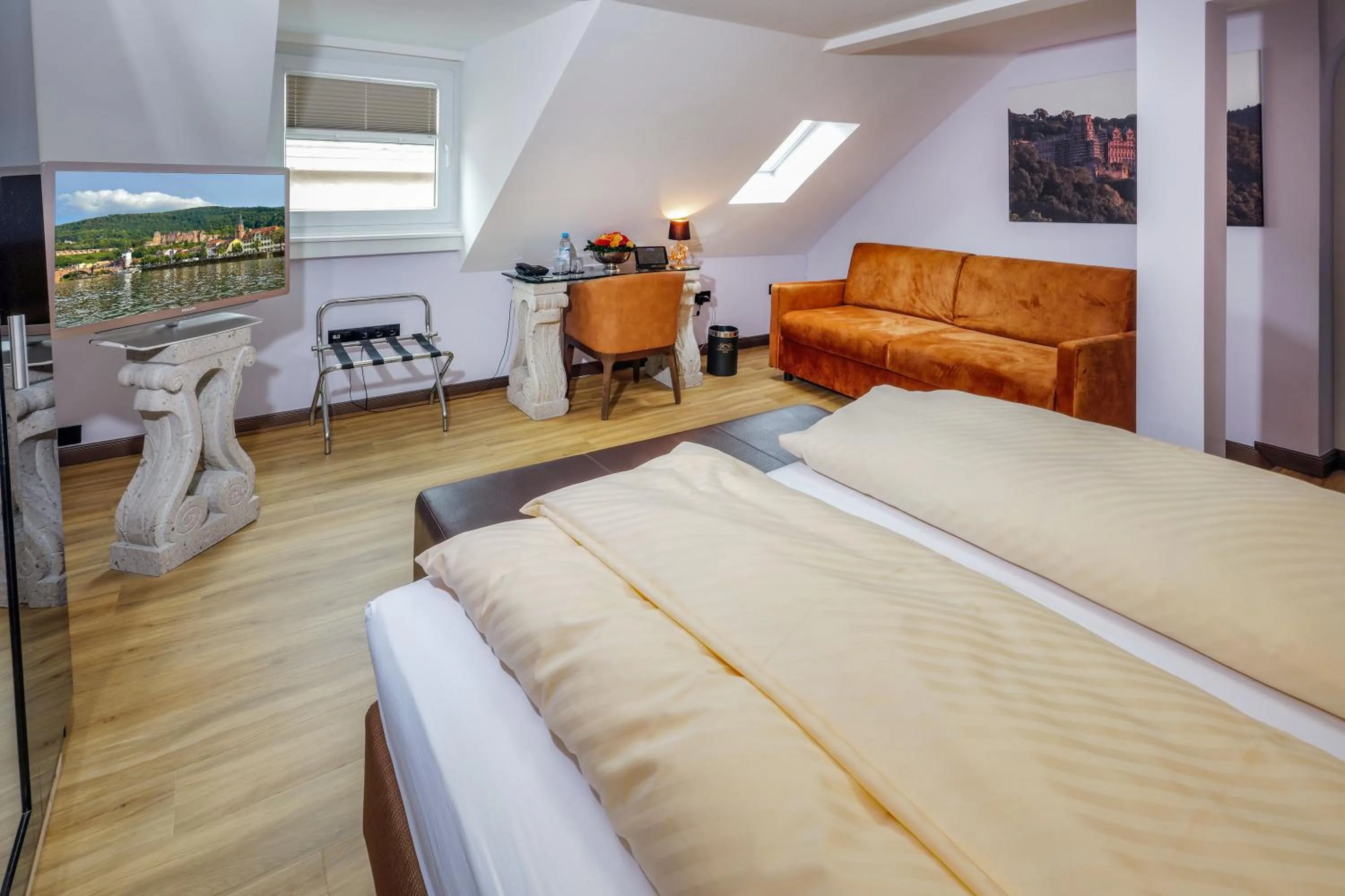 Bed in Hotel Heidelberger Hof