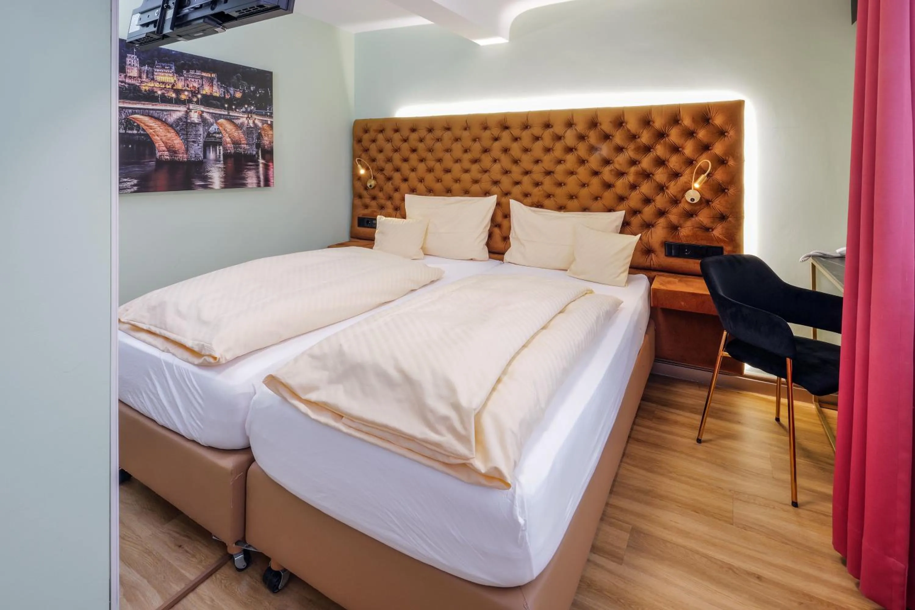 Bed in Hotel Heidelberger Hof
