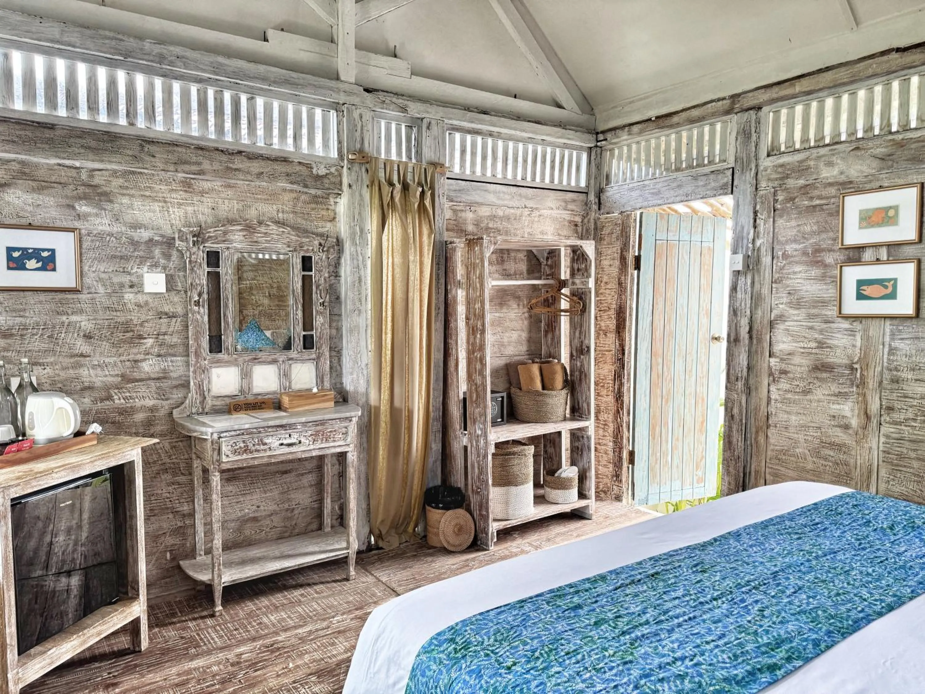 Photo of the whole room, Bed in Kacchapa Resort and Restaurant