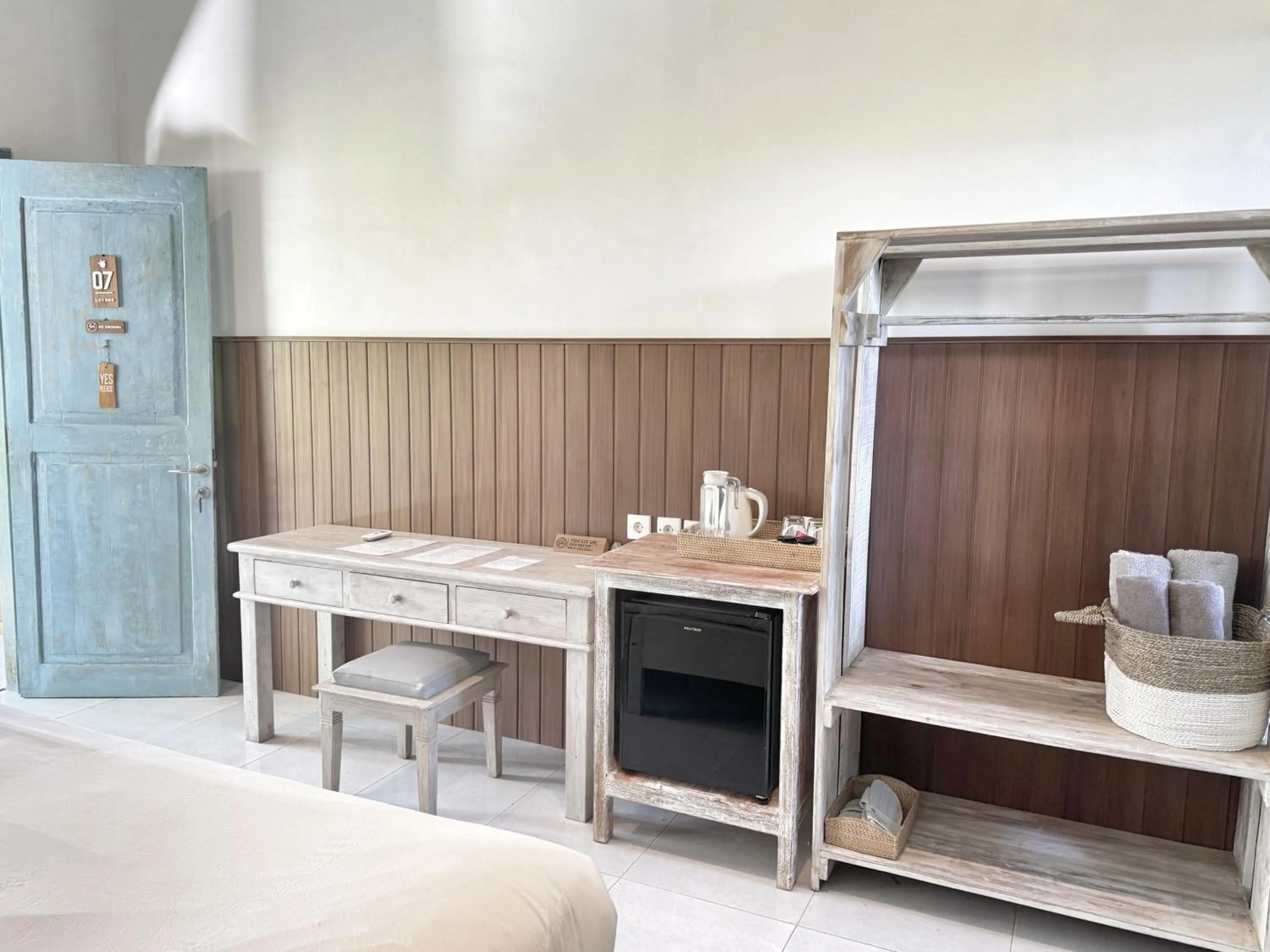 Coffee/tea facilities, Bed in Kacchapa Resort and Restaurant