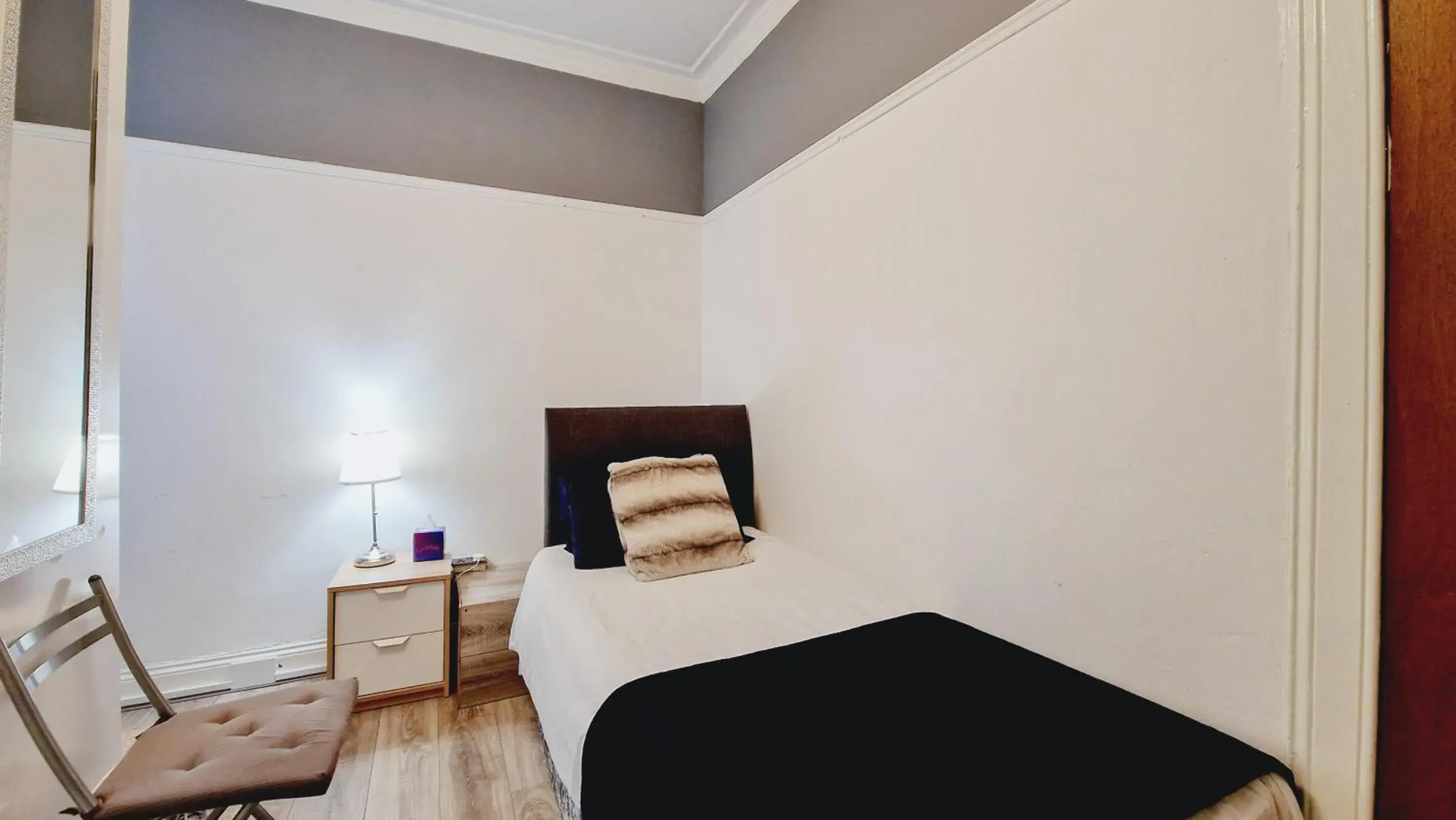 One-Bedroom Apartment - single occupancy in Bemersyde Guest House One-Bedroom Apartment - single occupancy in Bemersyde Guest House