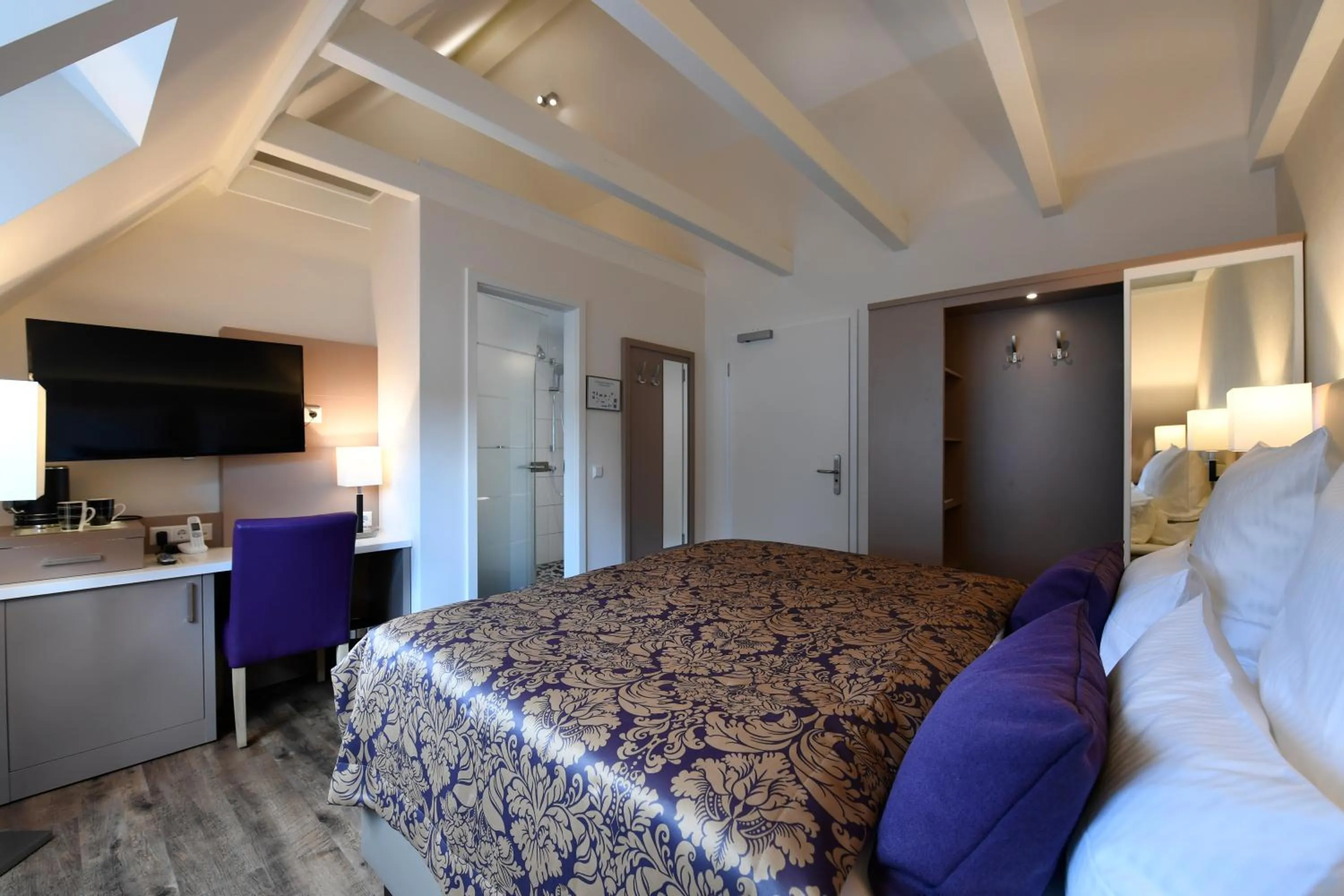 Photo of the whole room, Bed in Hotel Marktkieker