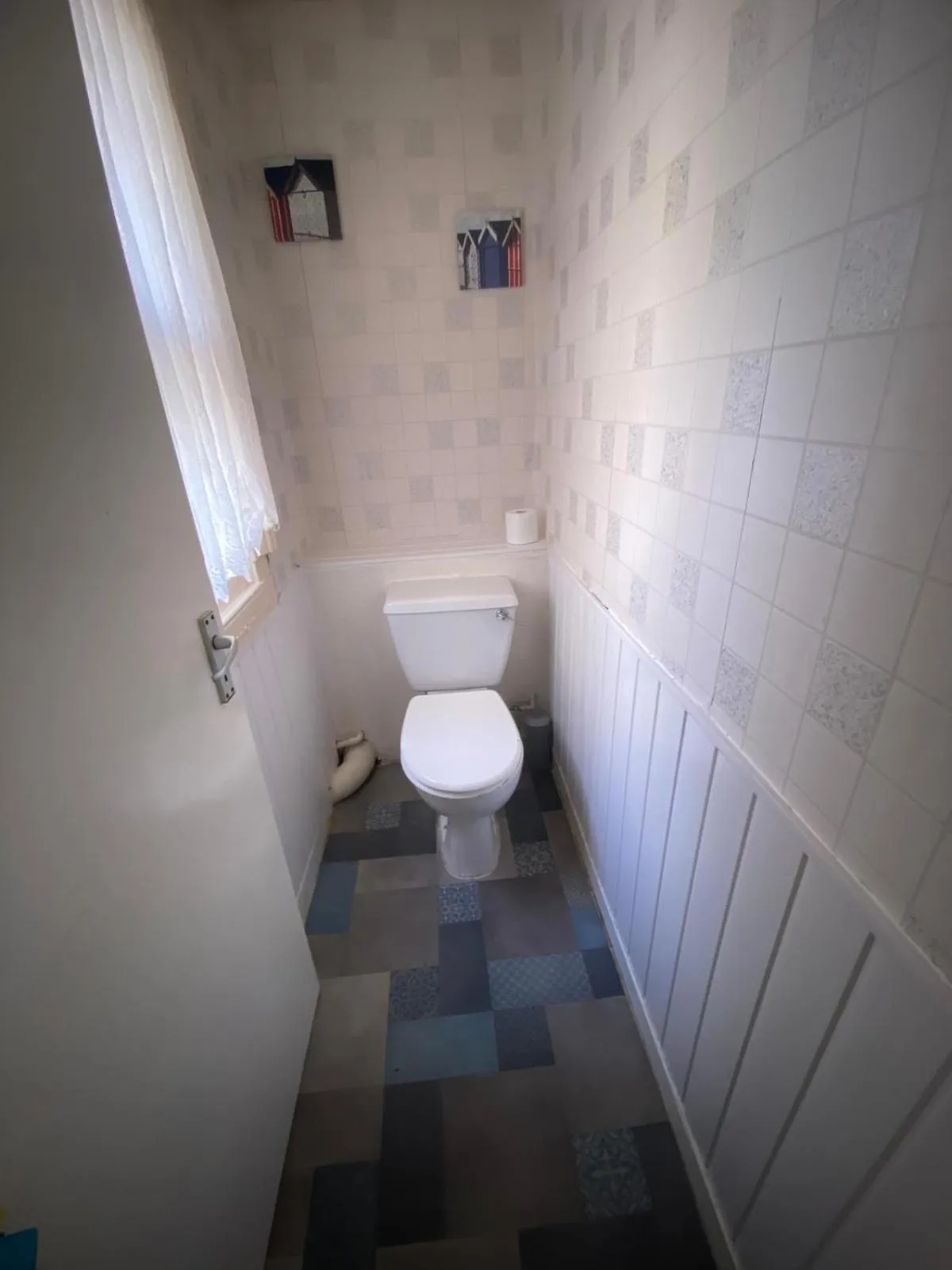 Toilet in Mellory hotel