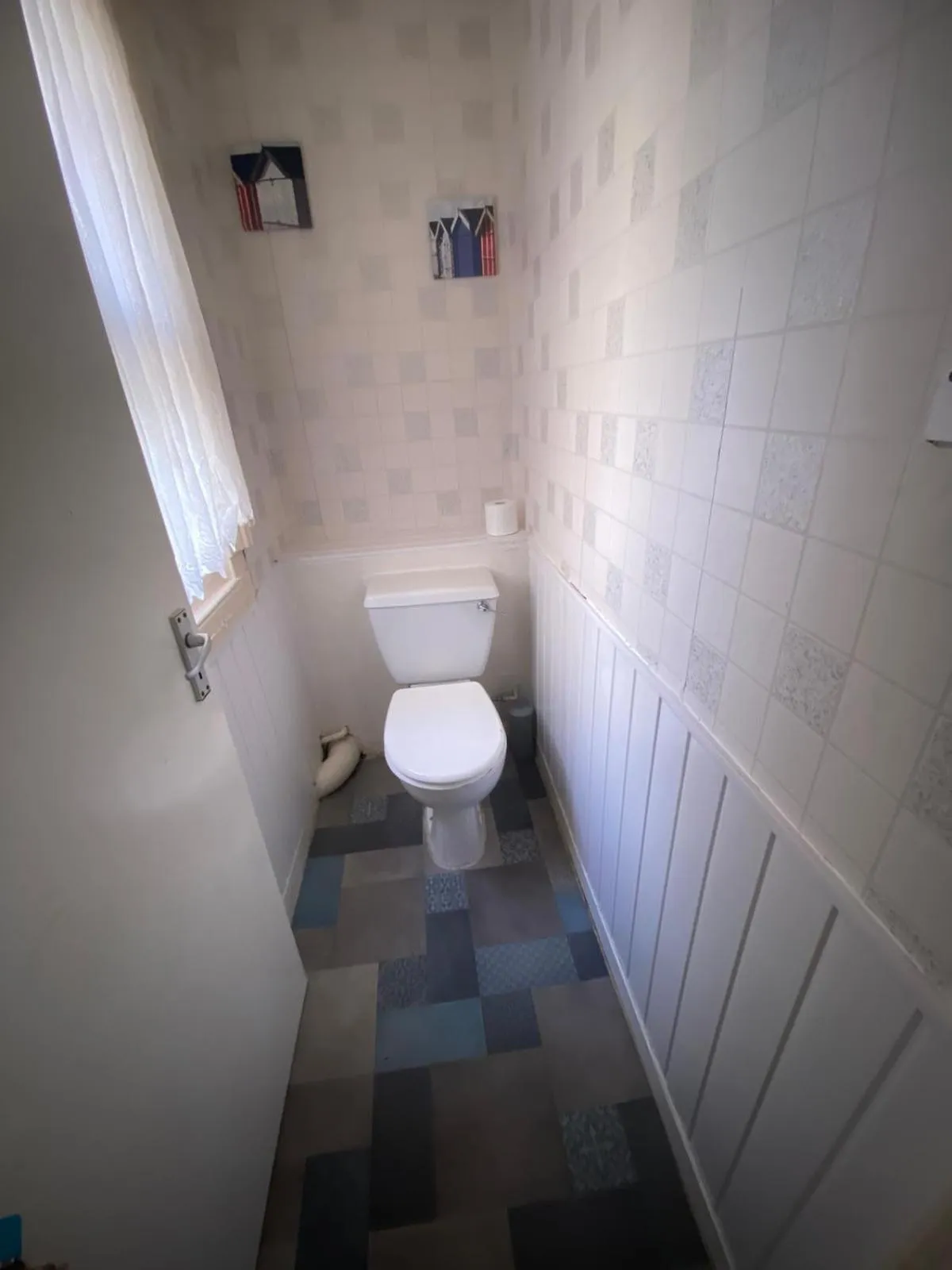 Toilet in Mellory hotel