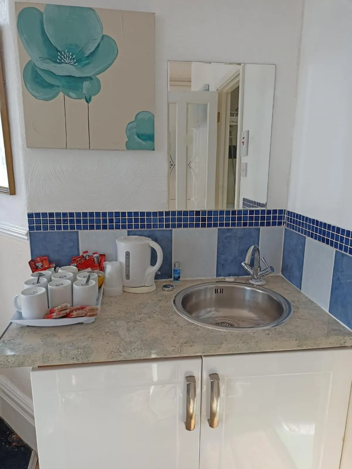 Coffee/tea facilities in Mellory hotel