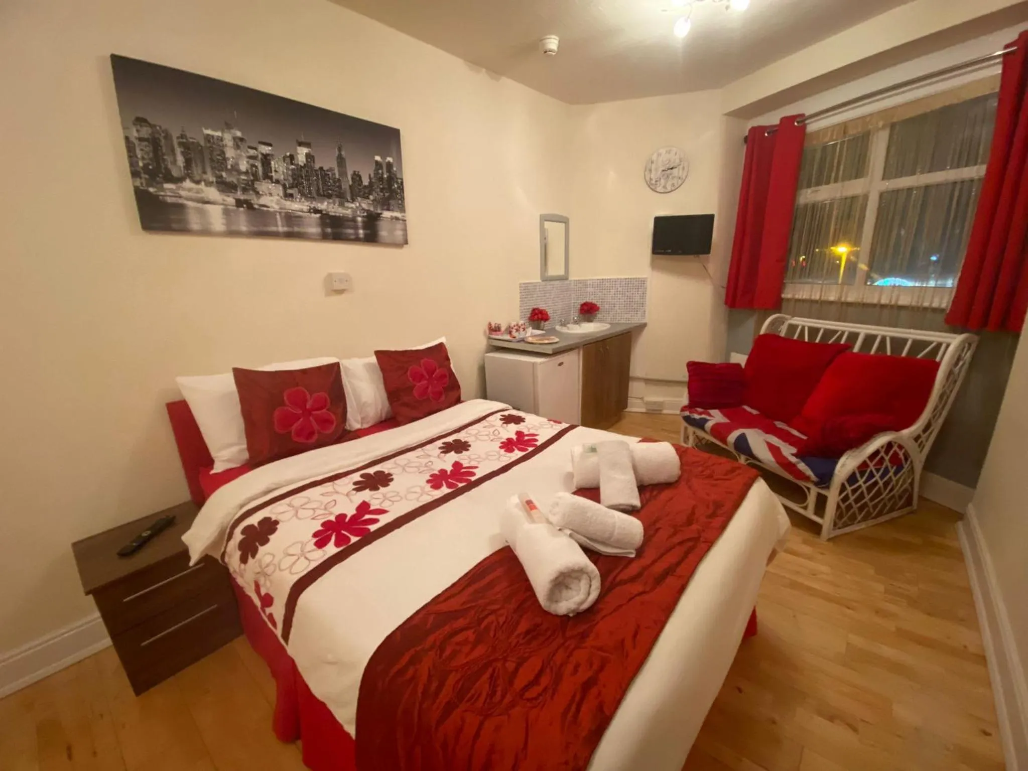 Photo of the whole room, Bed in Mellory hotel