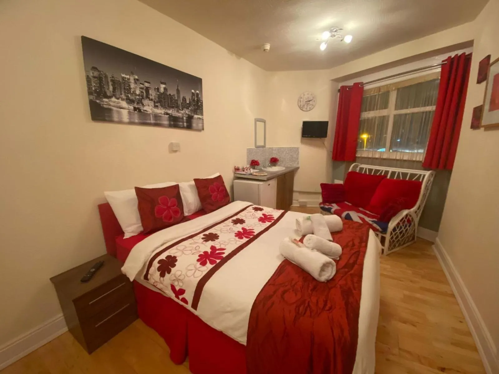 Photo of the whole room, Bed in Mellory hotel