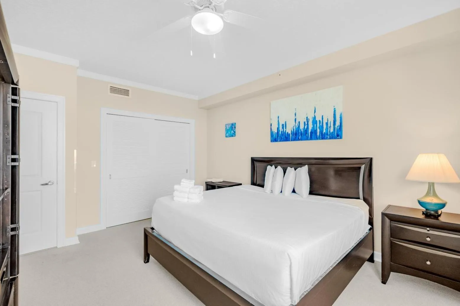 Bed in Ocean Club 1501