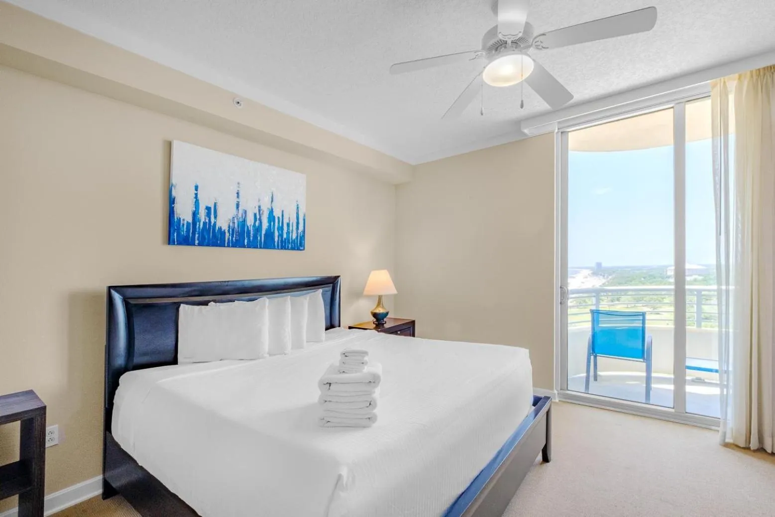 Bed in Ocean Club 1501