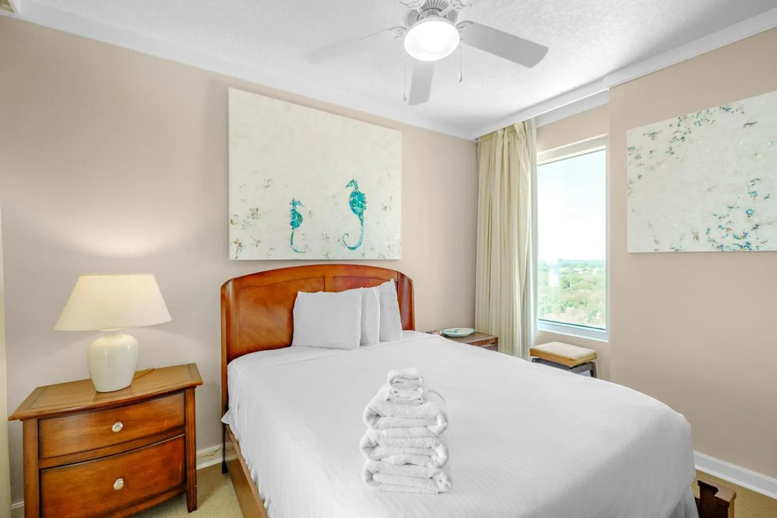 Bed in Ocean Club 1501