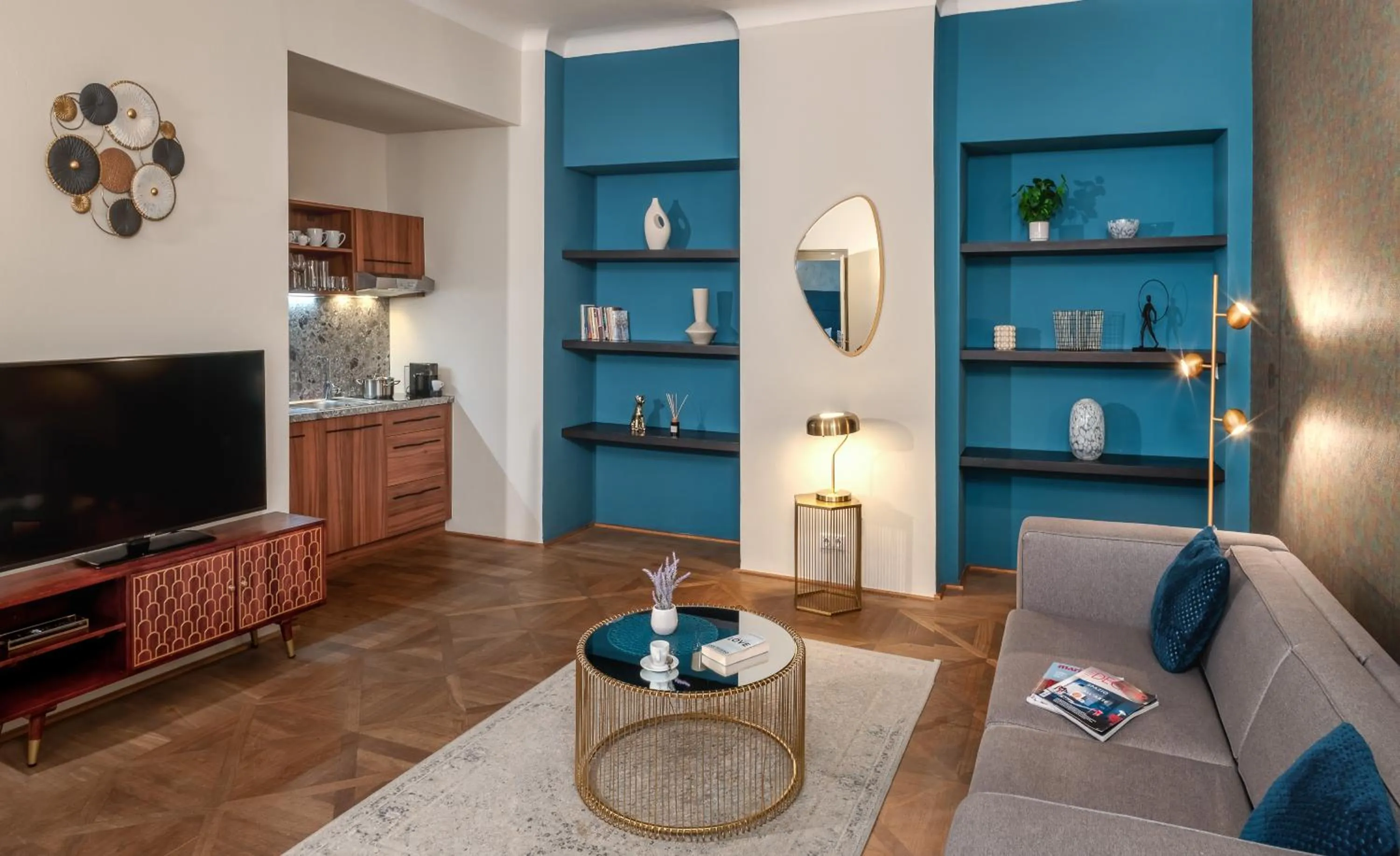 Deluxe Apartment in Golden Angel Suites by Adrez