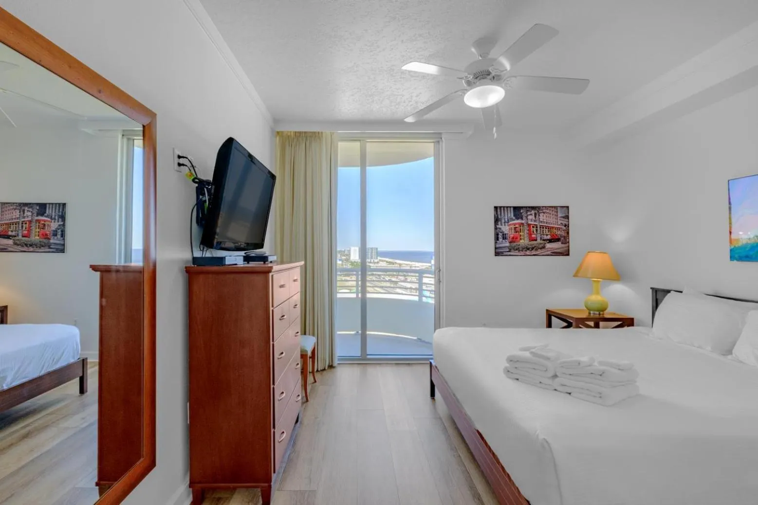 Bed in Ocean Club 607