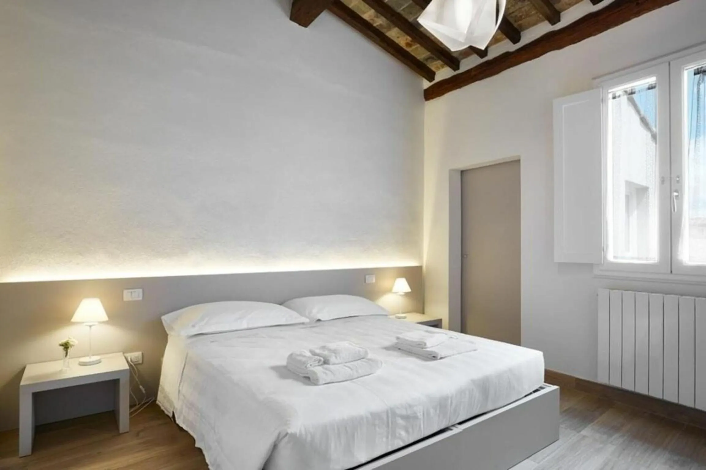 Bedroom, Bed in Giulia e Valentina by Halldis