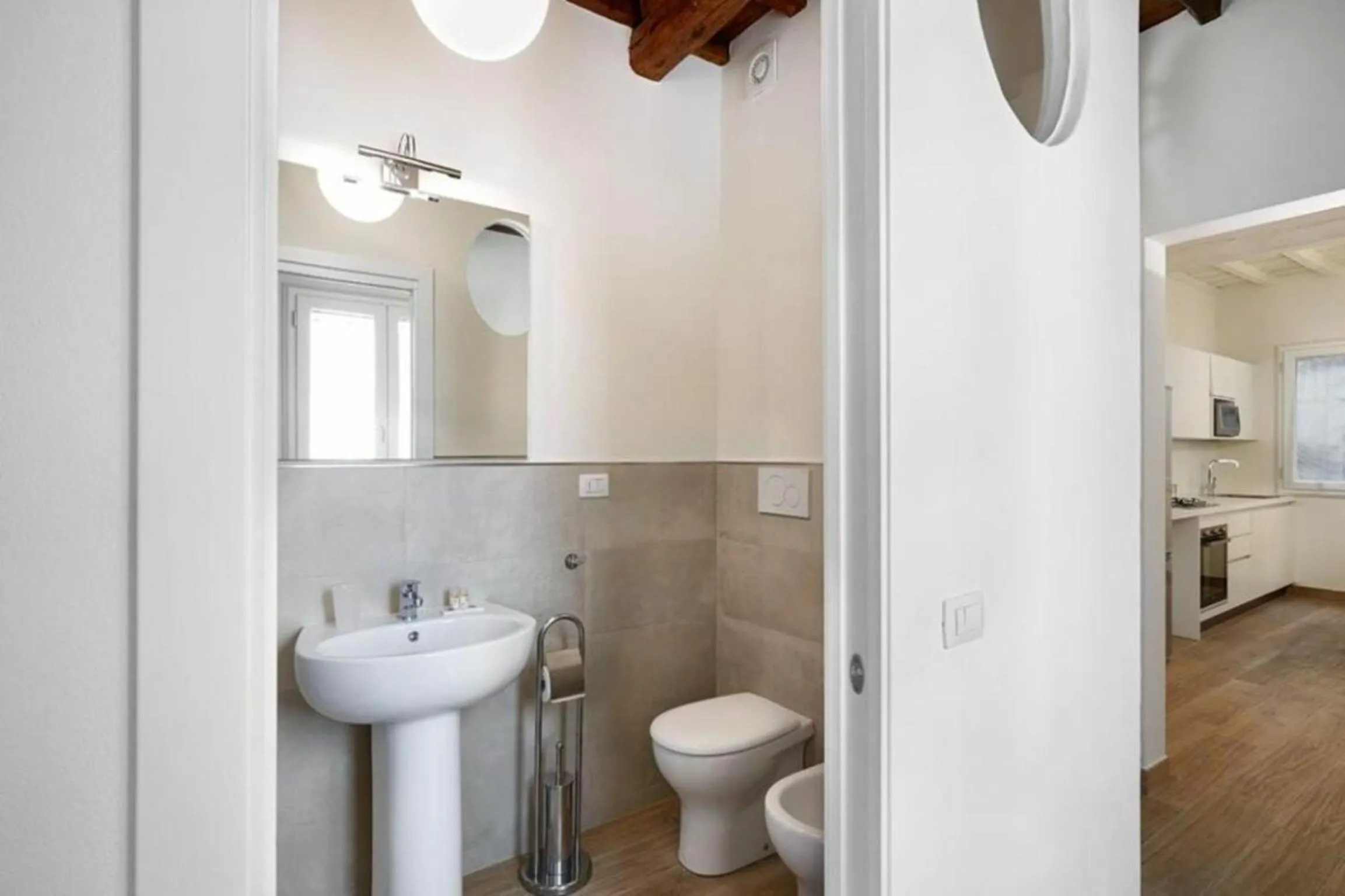 Bathroom in Giulia e Valentina by Halldis