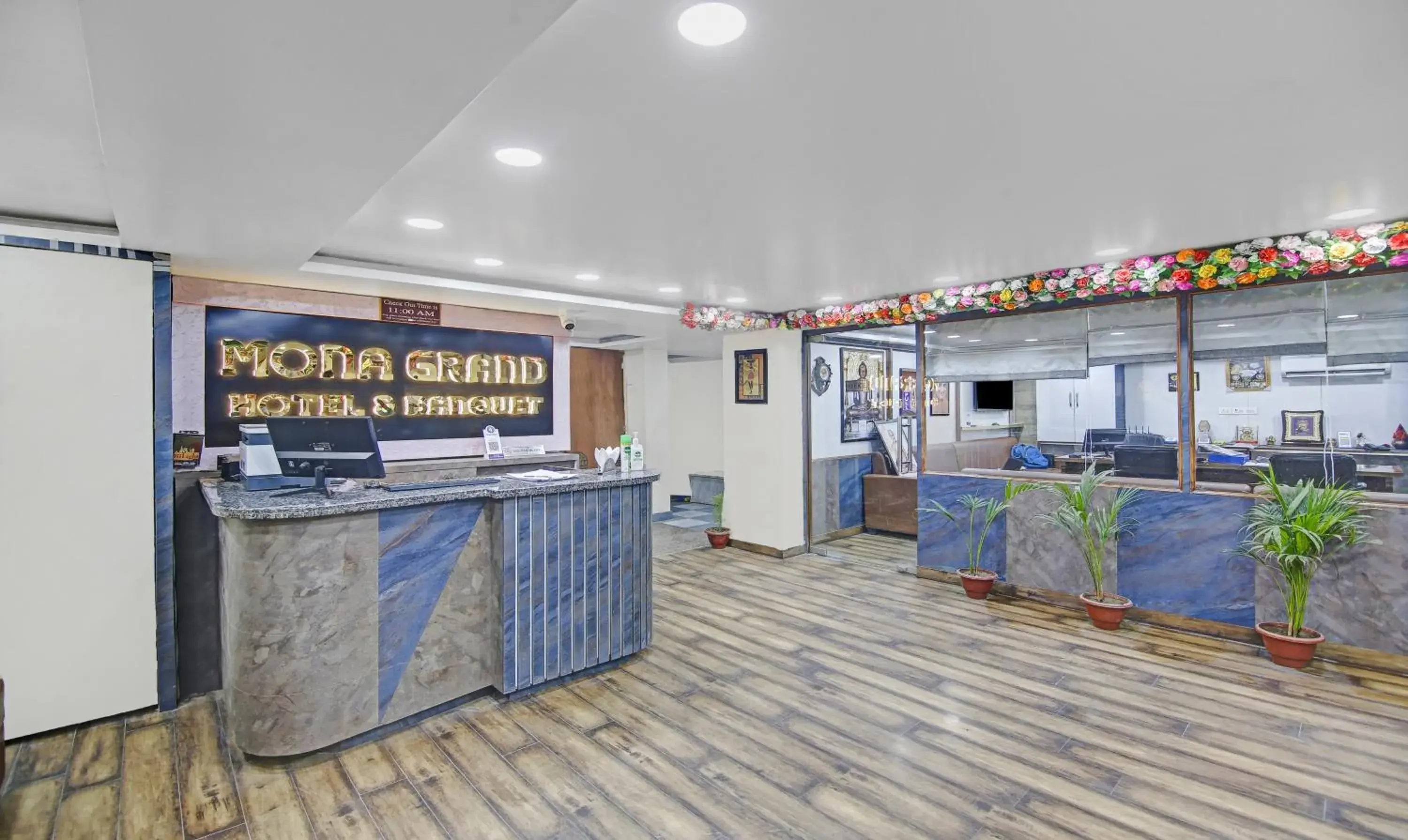 Lobby or reception in Treebo Mona Grand Lobby or reception in Treebo Mona Grand